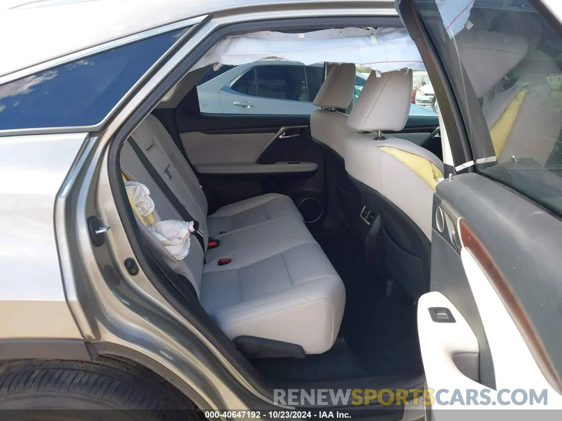 8 fotografías del automóvil dañado 2T2HZMAA7LC162589 LEXUS RX 350 2020
