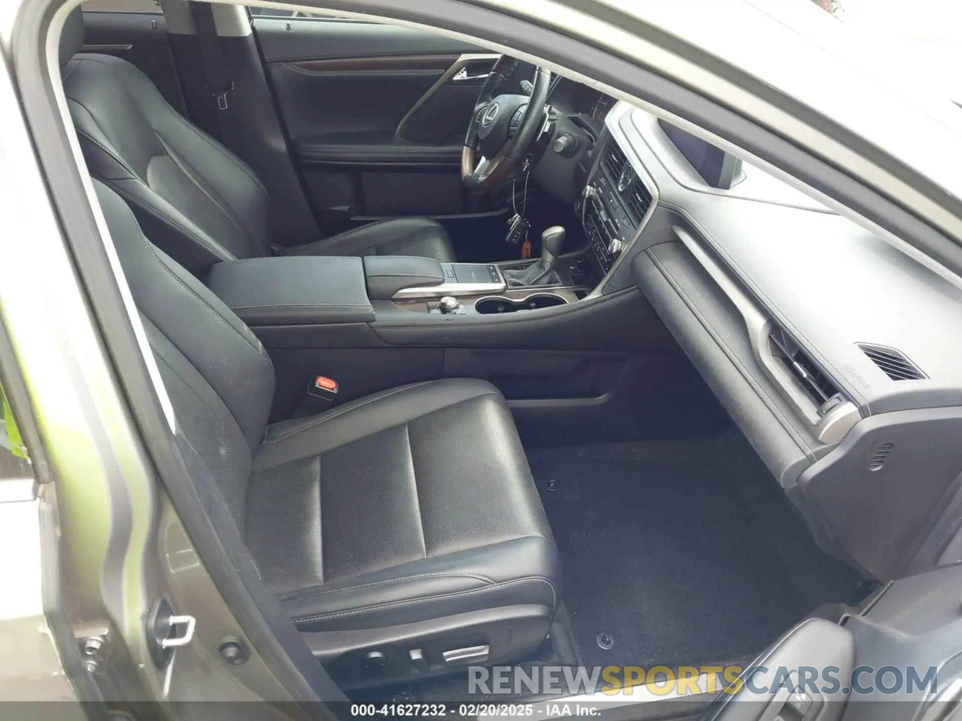 5 fotografías del automóvil dañado 2T2HZMAA9LC163081 LEXUS RX 350 2020