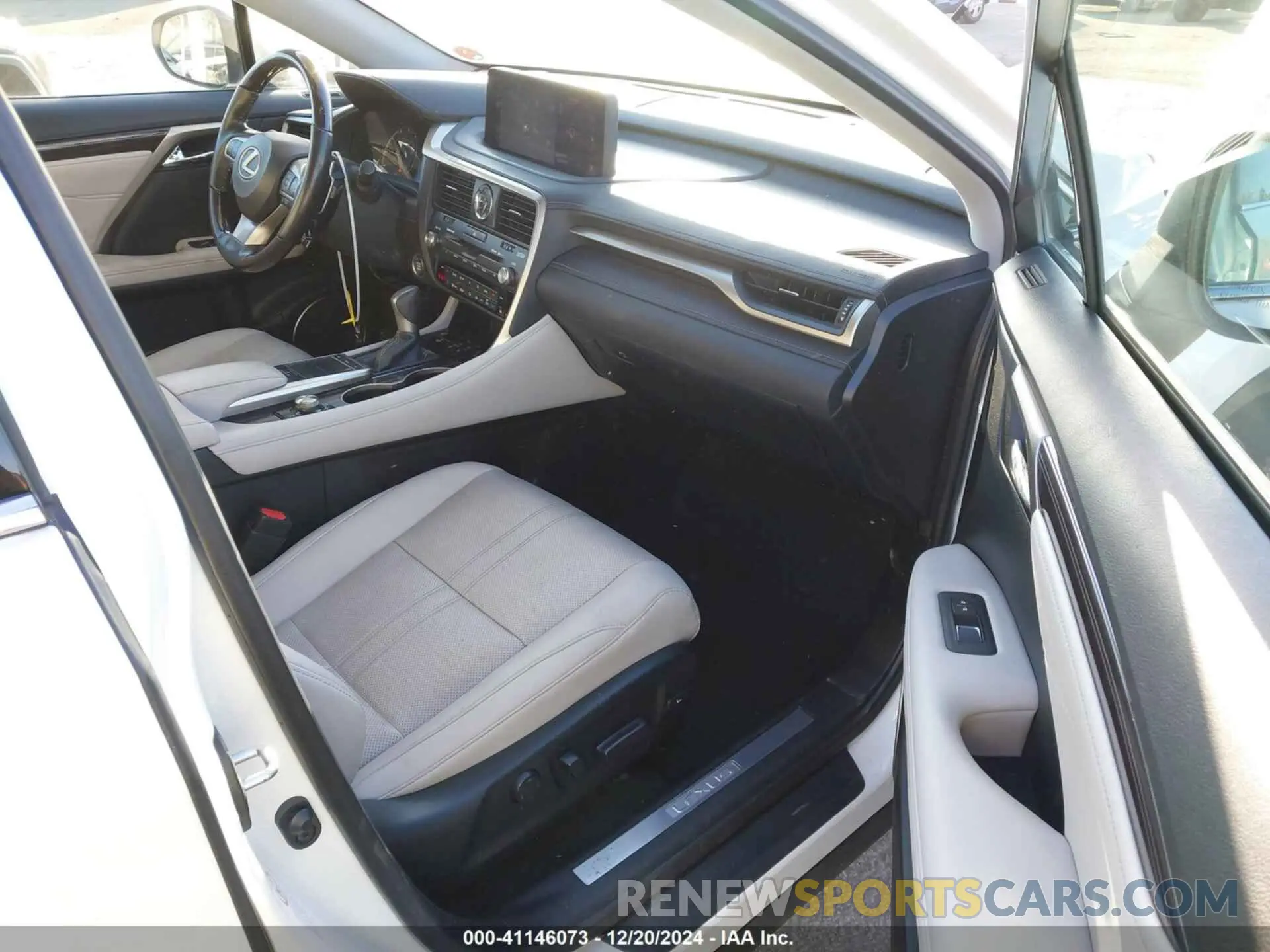 5 fotografías del automóvil dañado 2T2JZMAA4LC153642 LEXUS RX 350 2020