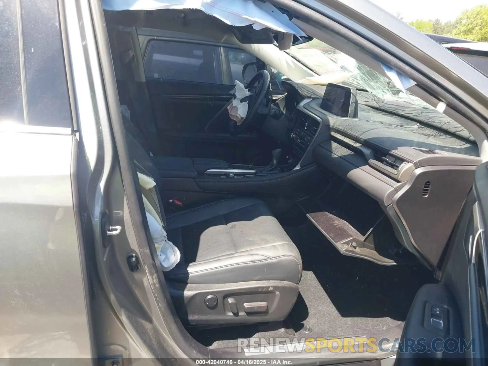 5 fotografías del automóvil dañado 2T2AZMAA0MC212980 LEXUS RX 350 2021