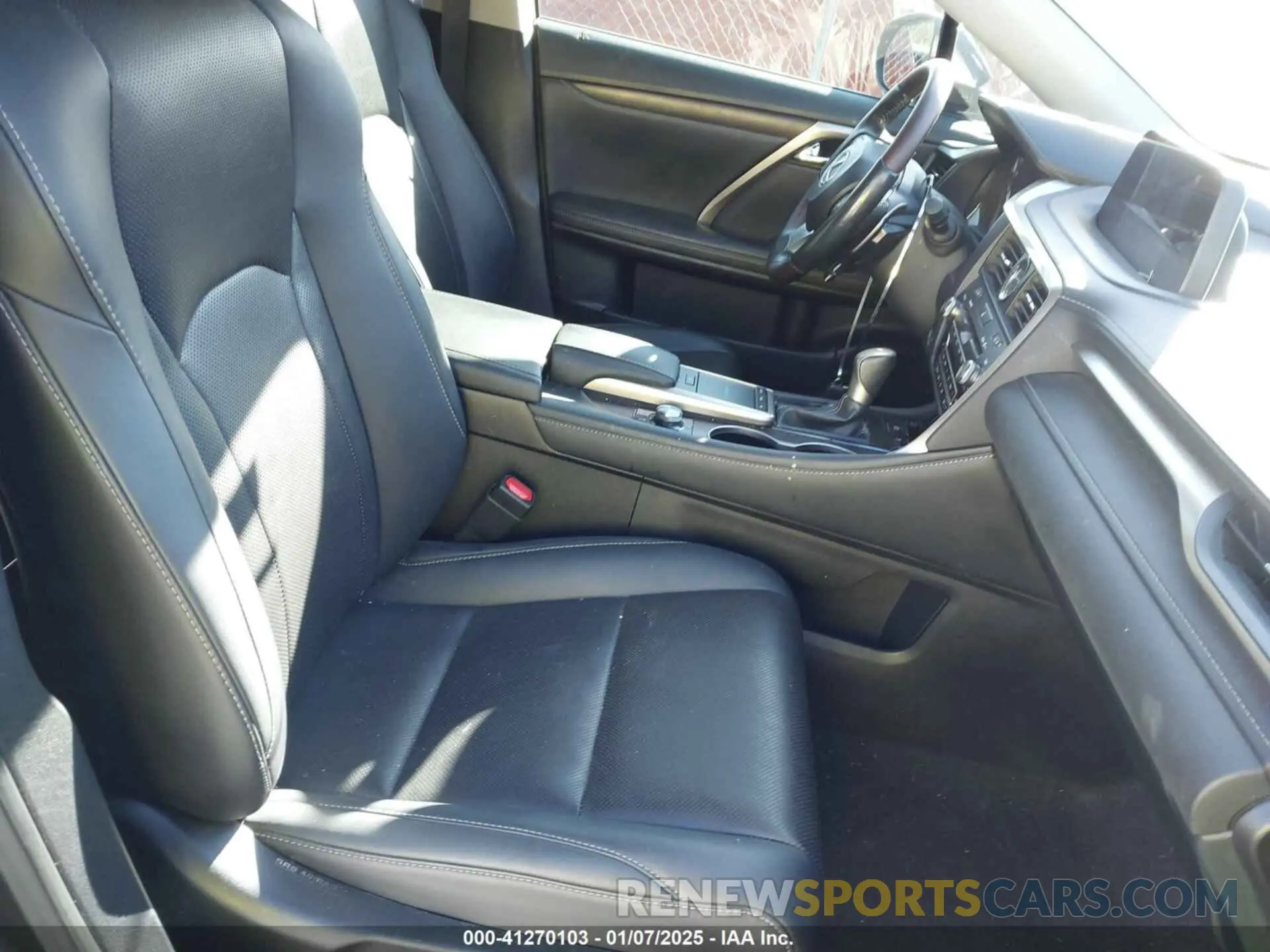 5 fotografías del automóvil dañado 2T2HZMAA3MC187863 LEXUS RX 350 2021