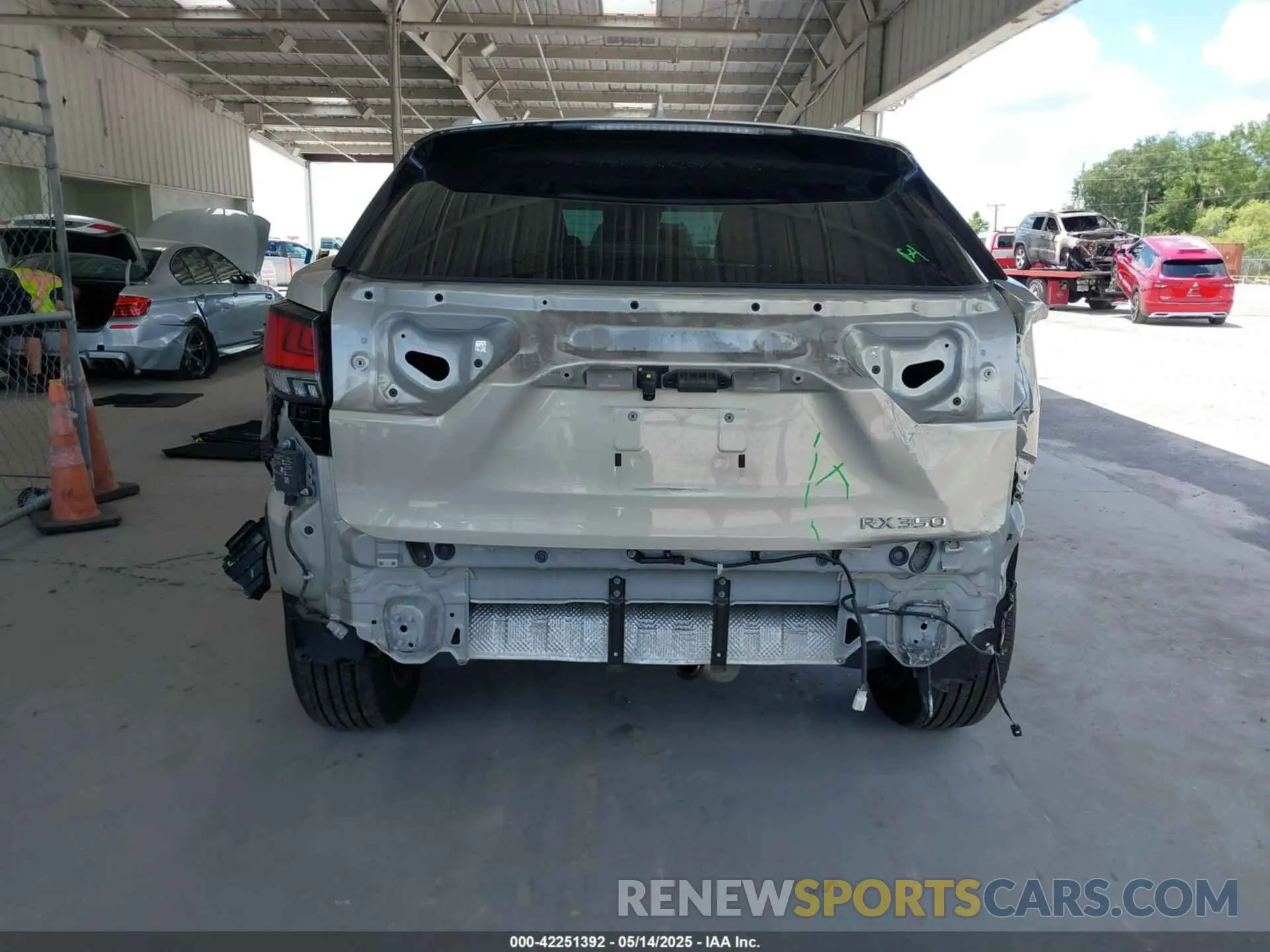 16 fotografías del automóvil dañado 2T2JZMAA1MC185112 LEXUS RX 350 2021