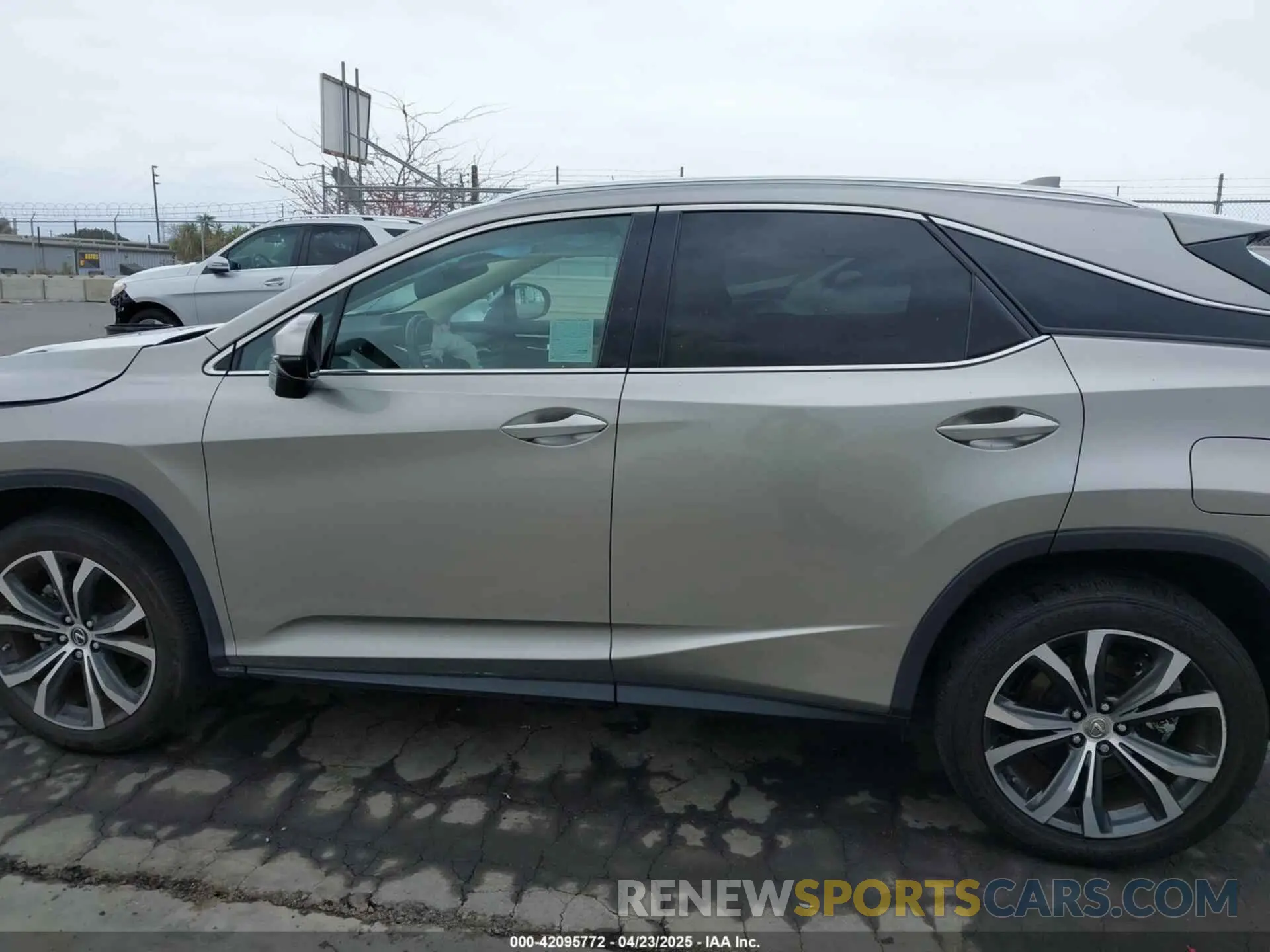 14 fotografías del automóvil dañado 2T2HZMAA1NC241789 LEXUS RX 350 2022