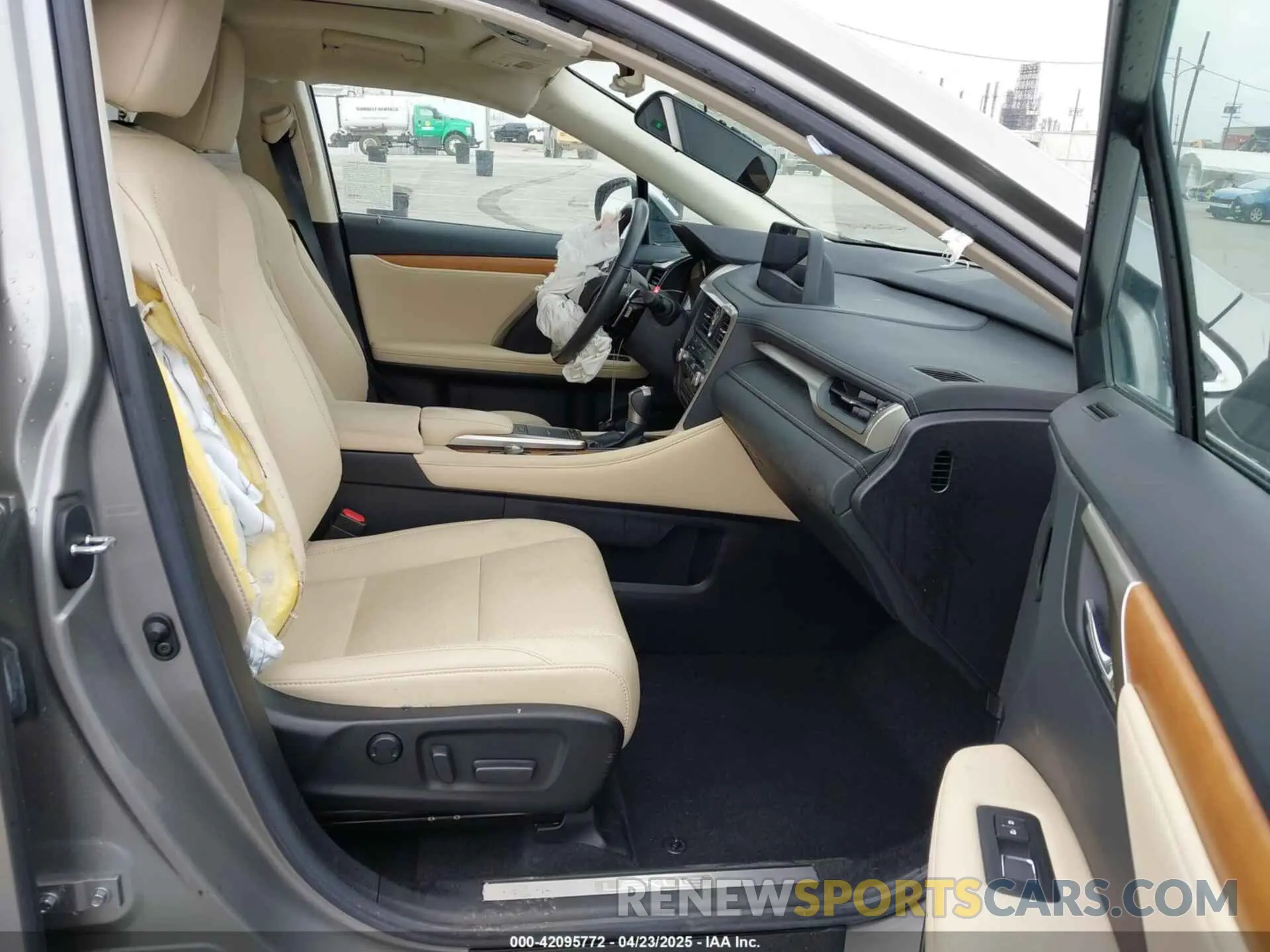 5 fotografías del automóvil dañado 2T2HZMAA1NC241789 LEXUS RX 350 2022