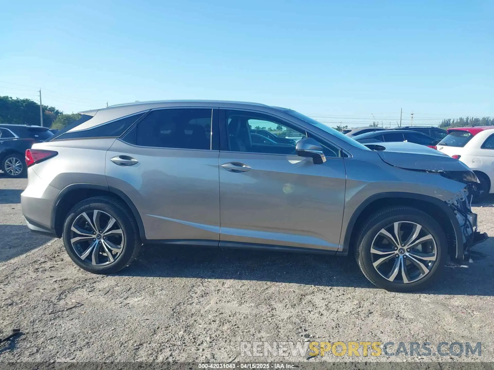 14 fotografías del automóvil dañado 2T2HZMAA5NC240161 LEXUS RX 350 2022