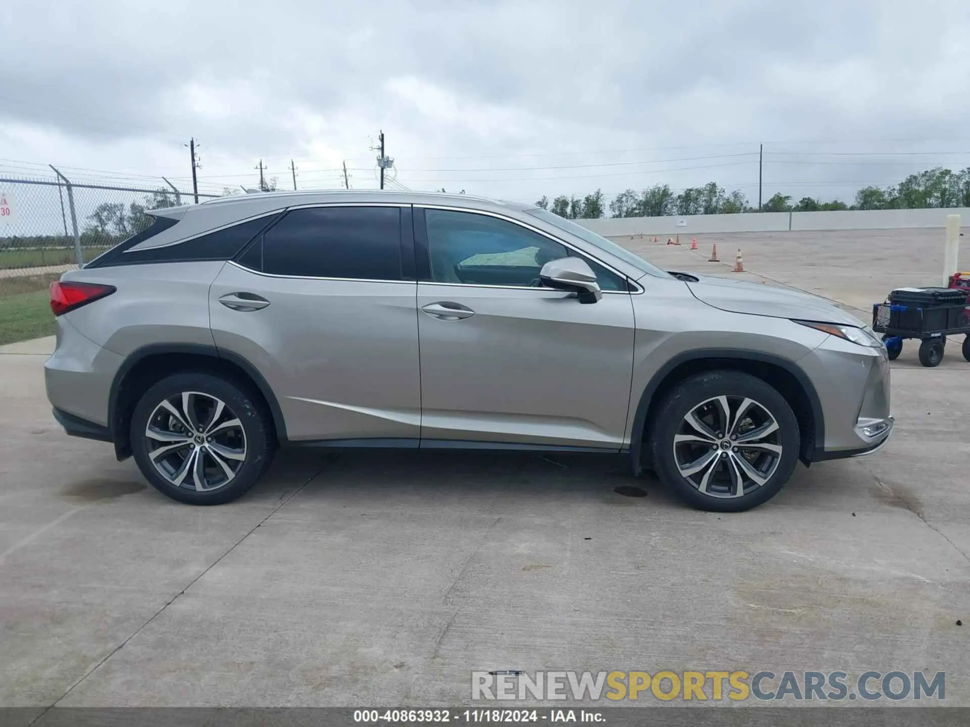 12 fotografías del automóvil dañado 2T2HZMAA6NC241335 LEXUS RX 350 2022