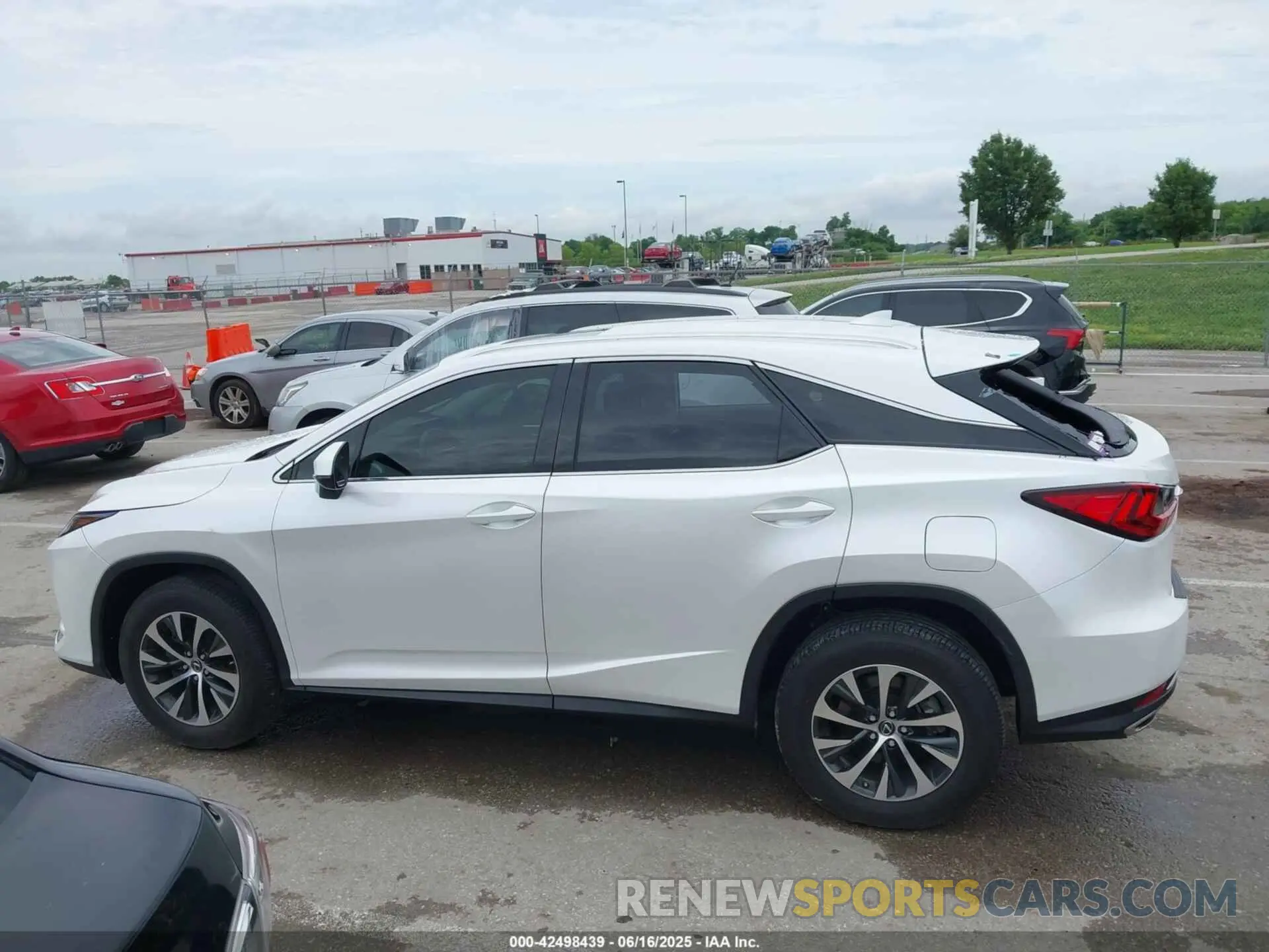 14 fotografías del automóvil dañado 2T2HZMAA6NC257406 LEXUS RX 350 2022