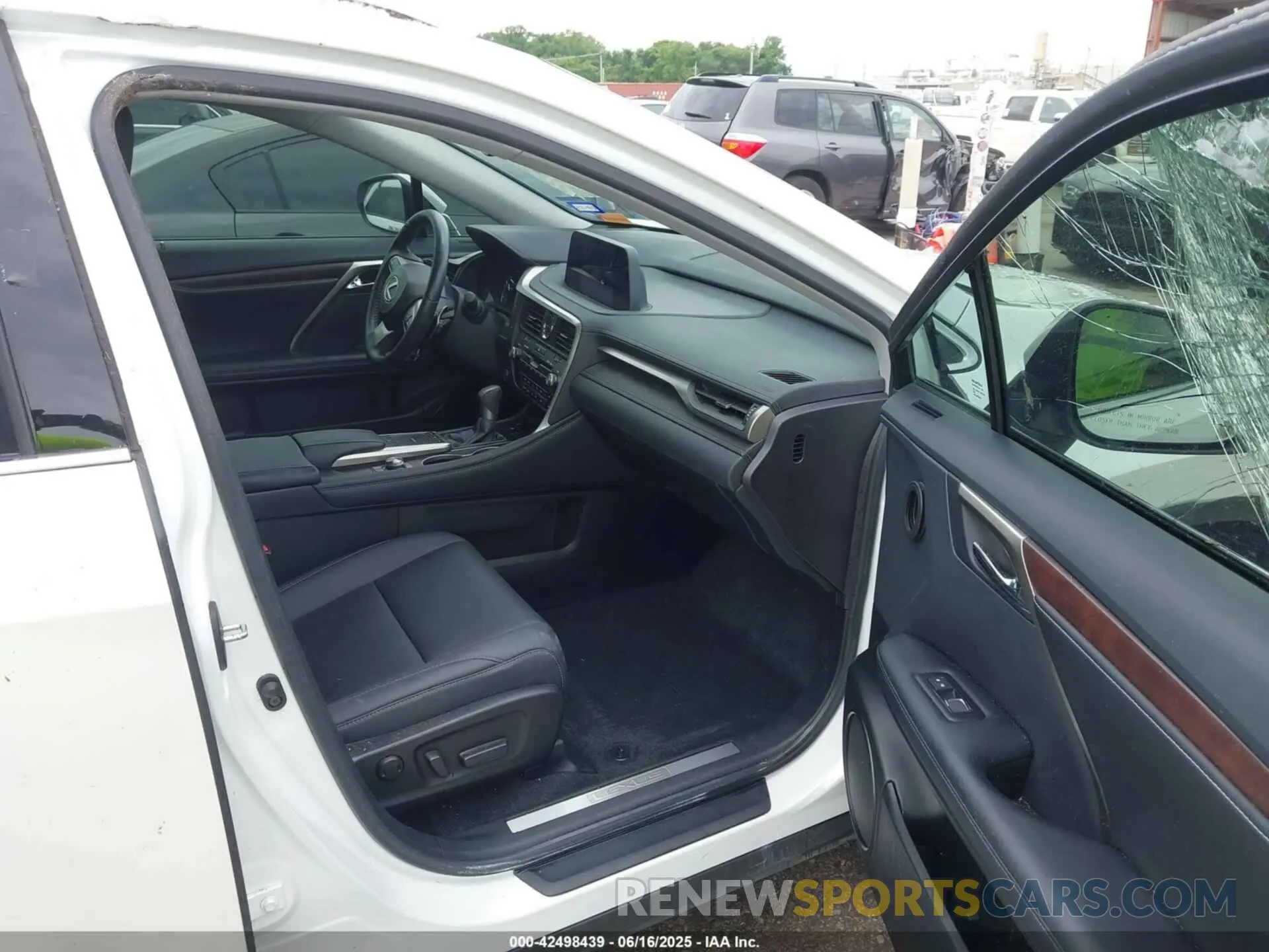 5 fotografías del automóvil dañado 2T2HZMAA6NC257406 LEXUS RX 350 2022