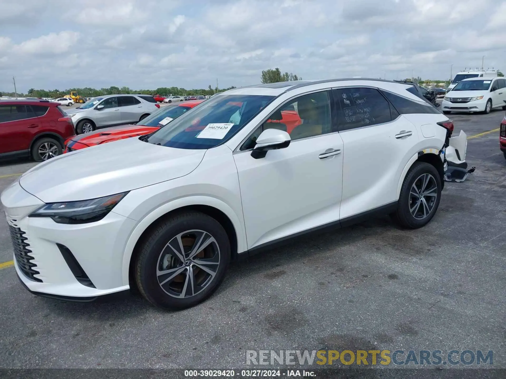 2 fotografías del automóvil dañado 2T2BAMBA0PC017637 LEXUS RX 350 2023