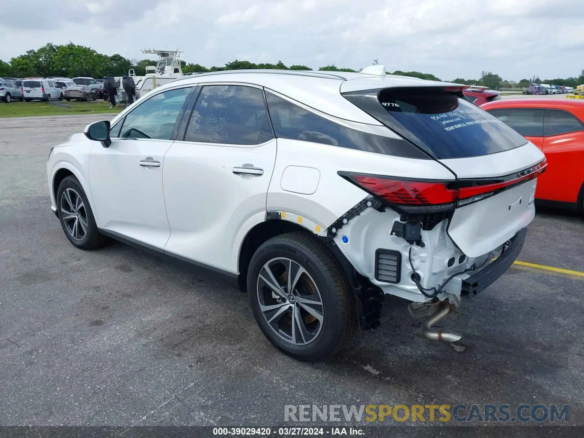 3 fotografías del automóvil dañado 2T2BAMBA0PC017637 LEXUS RX 350 2023