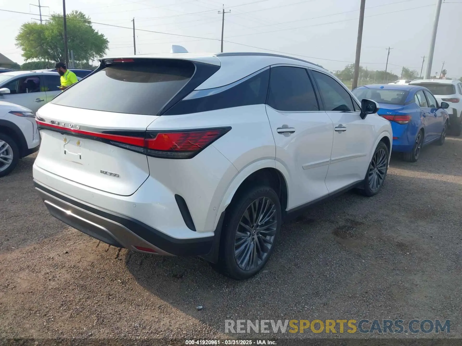 4 fotografías del automóvil dañado 2T2BAMBA1PC012107 LEXUS RX 350 2023