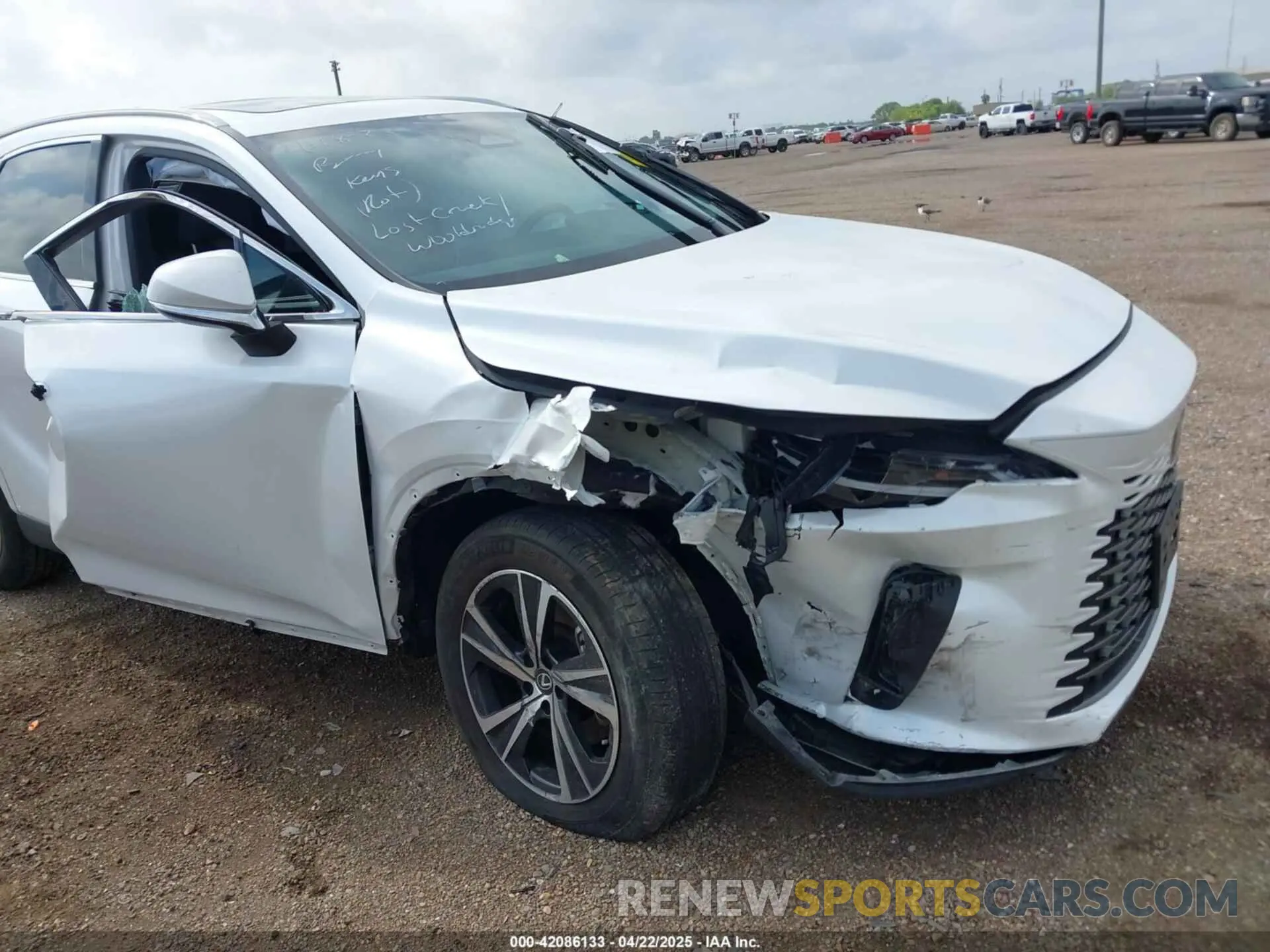 6 fotografías del automóvil dañado 2T2BAMBA1PC019509 LEXUS RX 350 2023