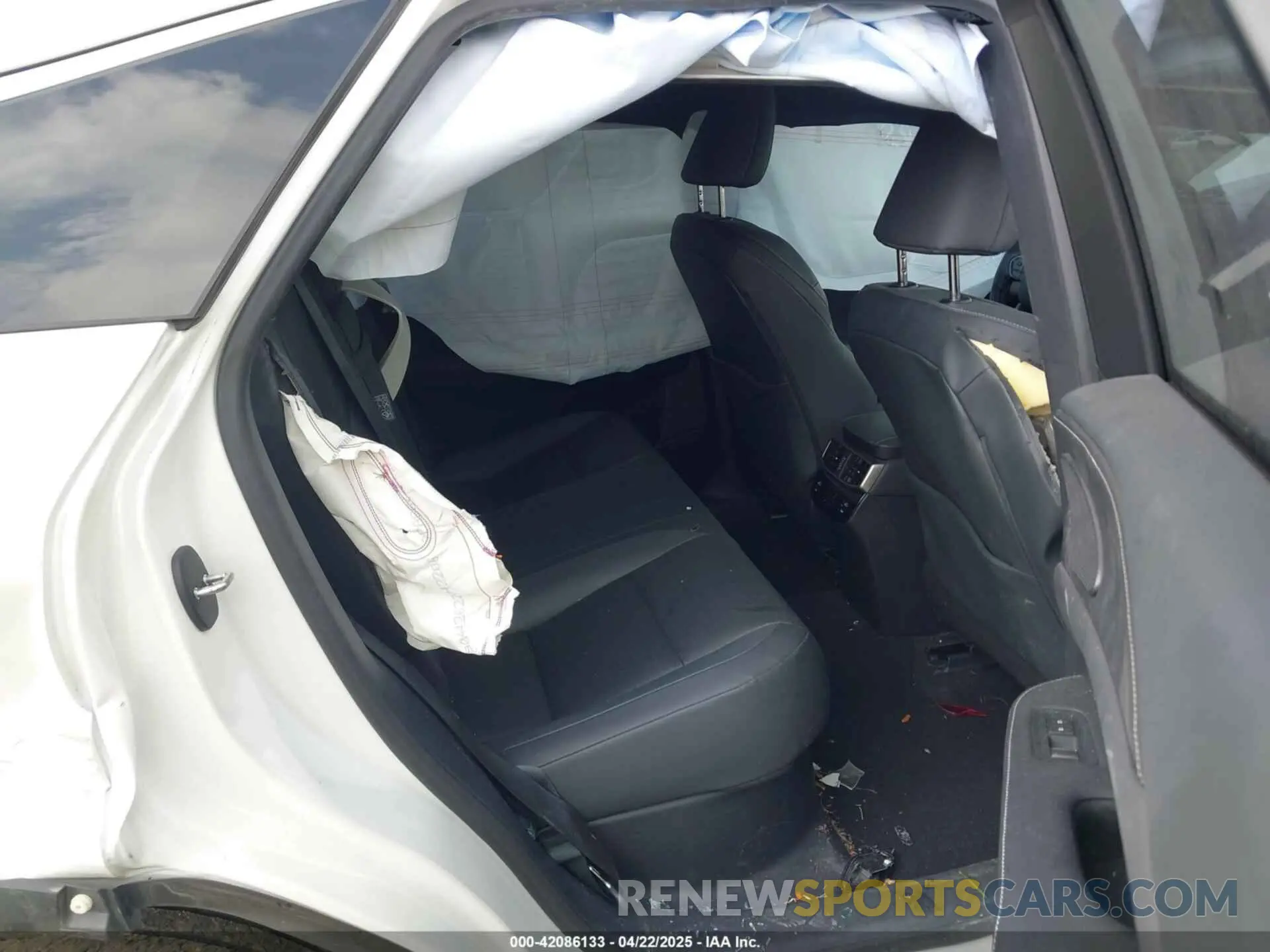 8 fotografías del automóvil dañado 2T2BAMBA1PC019509 LEXUS RX 350 2023
