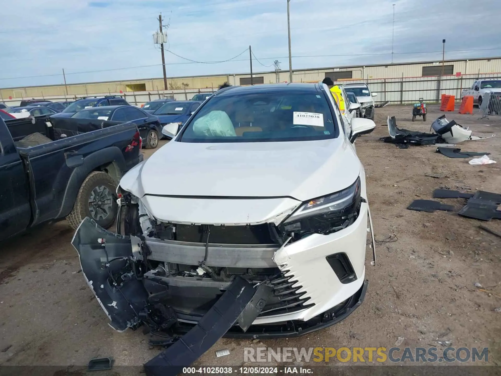 12 fotografías del automóvil dañado 2T2BAMBA3PC011153 LEXUS RX 350 2023