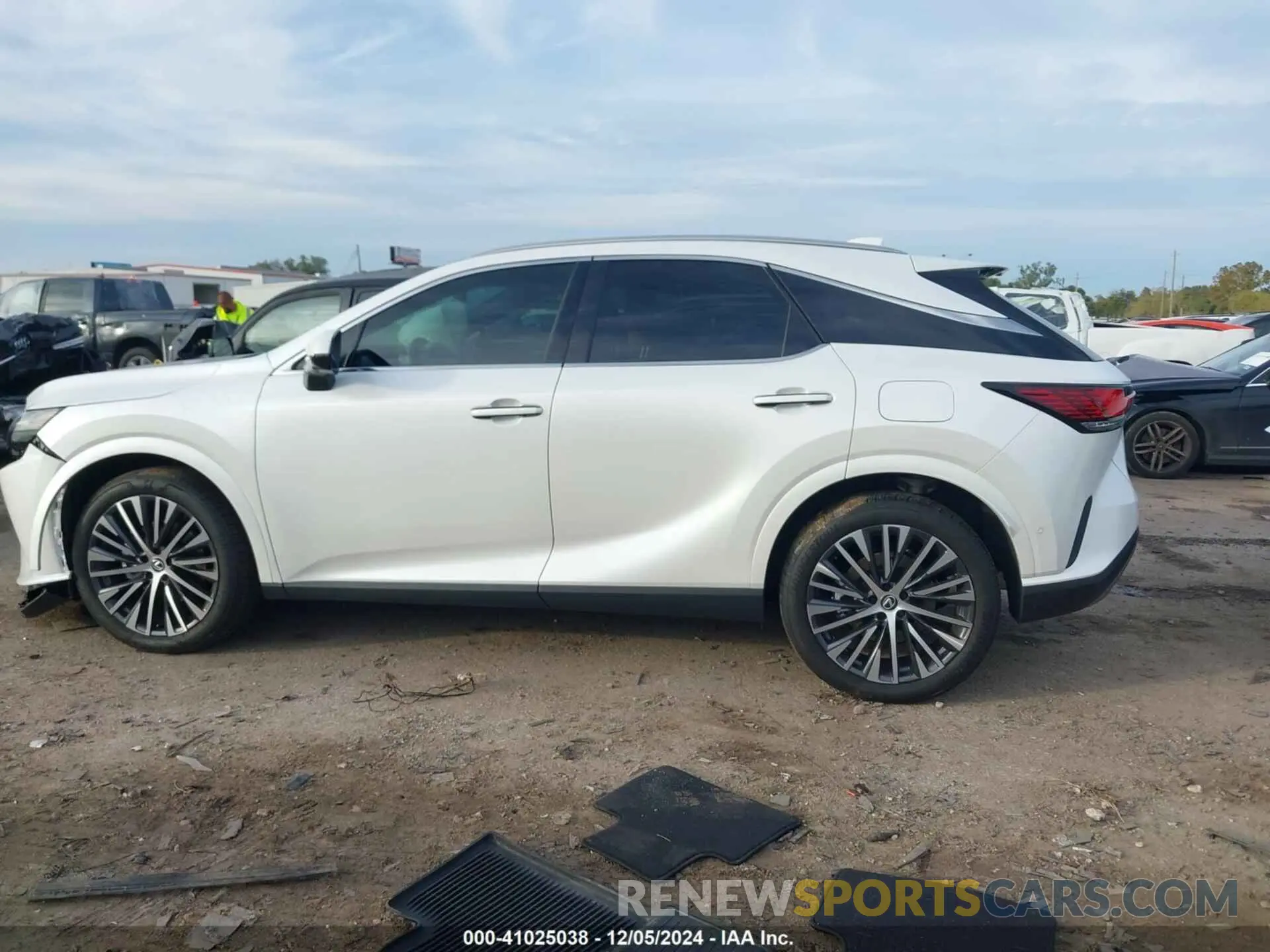 14 fotografías del automóvil dañado 2T2BAMBA3PC011153 LEXUS RX 350 2023