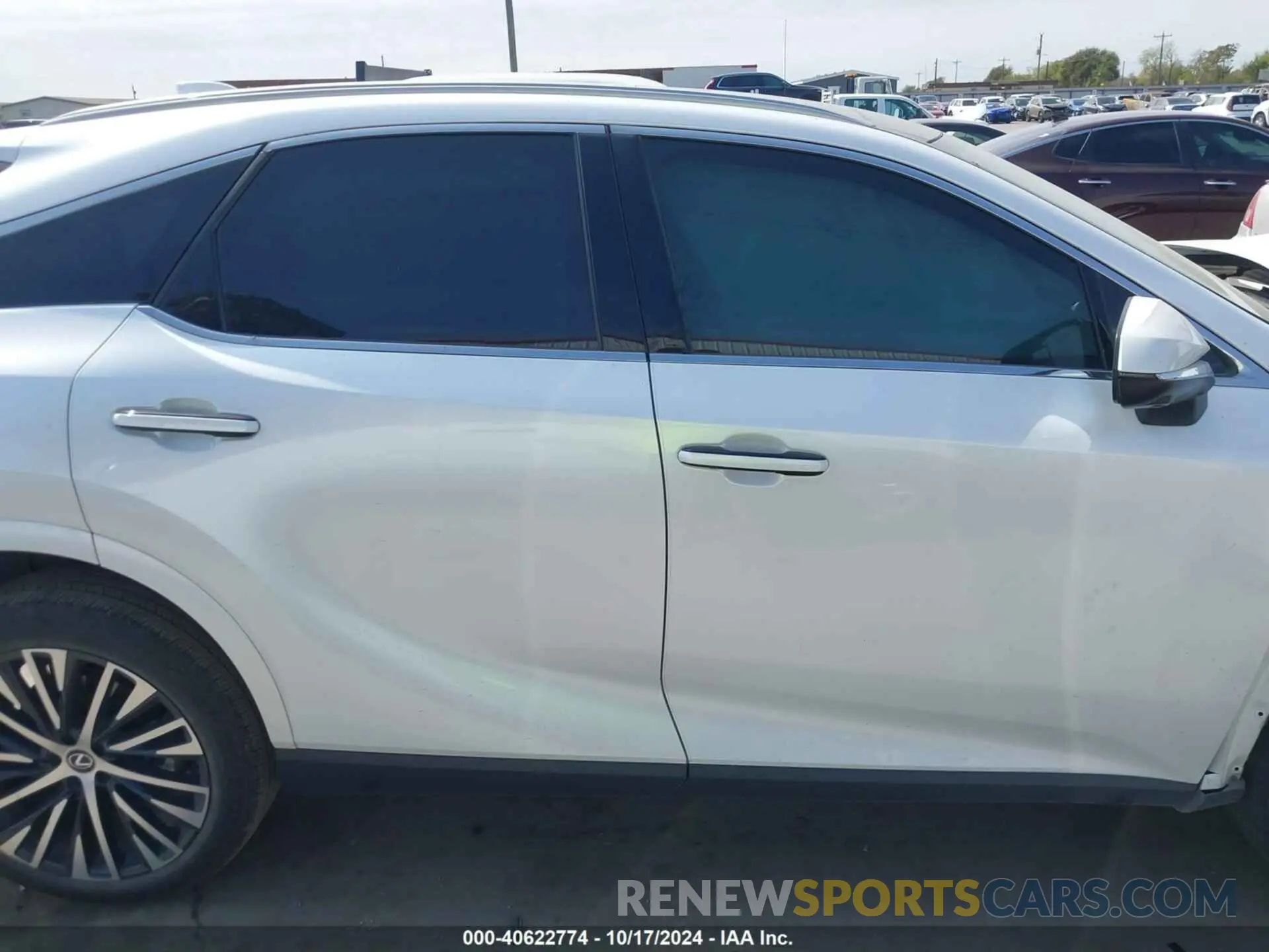 14 fotografías del automóvil dañado 2T2BAMBA3PC022332 LEXUS RX 350 2023