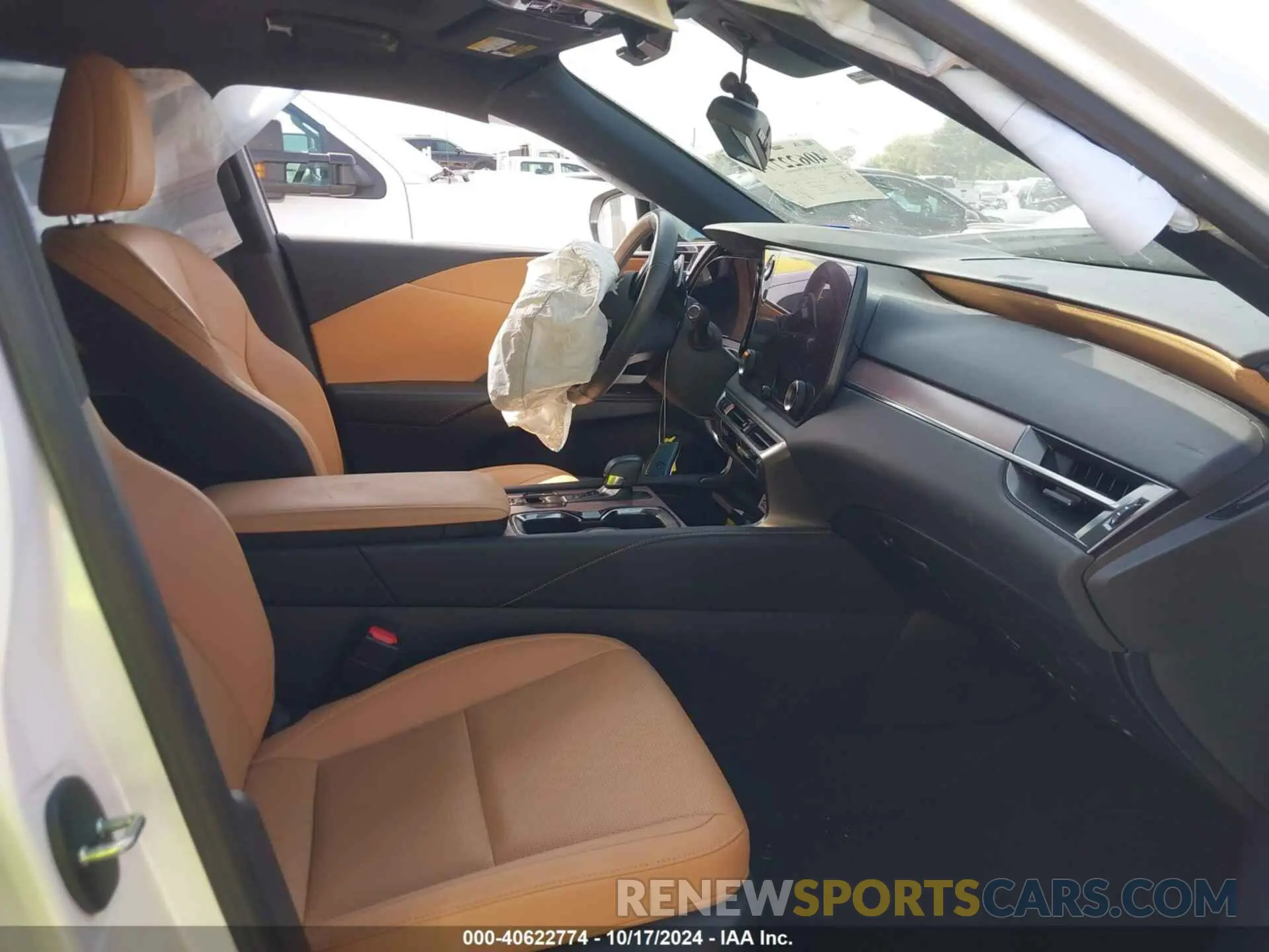 5 fotografías del automóvil dañado 2T2BAMBA3PC022332 LEXUS RX 350 2023