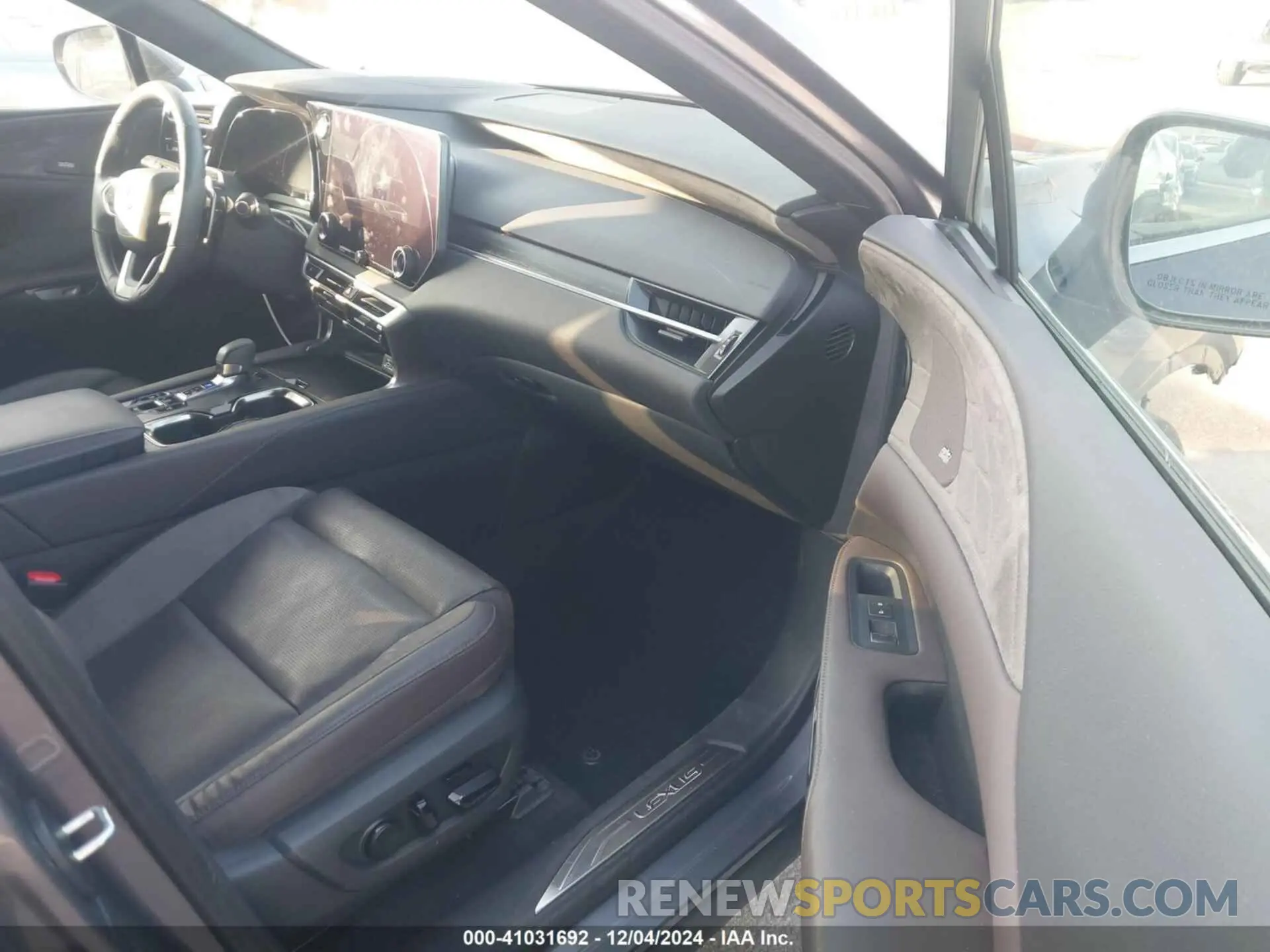 5 fotografías del automóvil dañado 2T2BAMBA4PC016765 LEXUS RX 350 2023