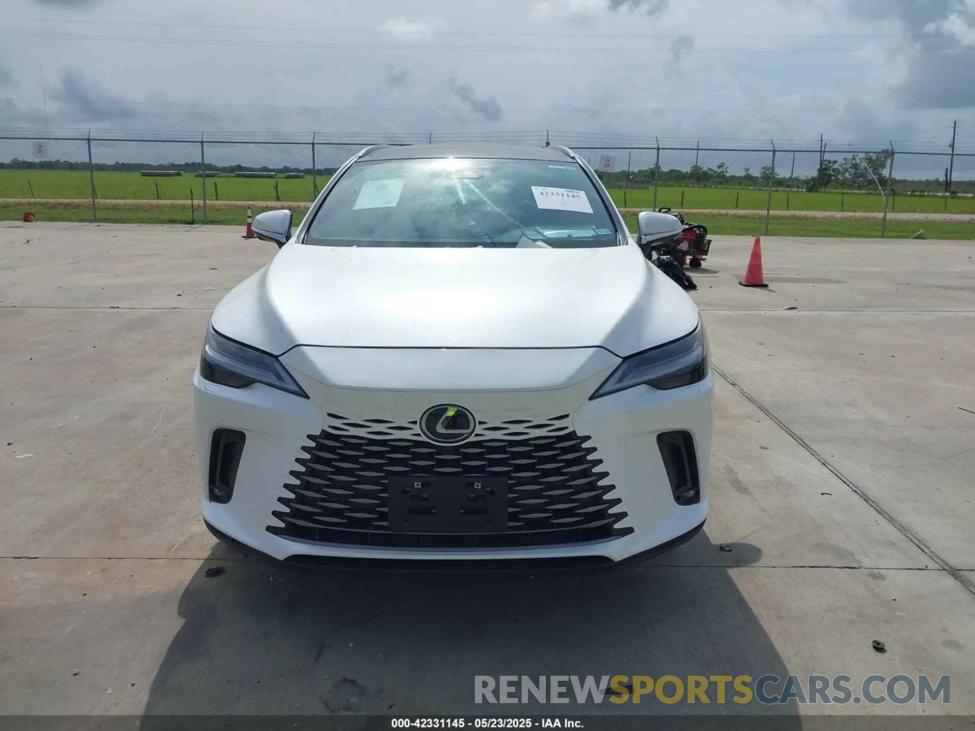 13 fotografías del automóvil dañado 2T2BAMBA5PC003698 LEXUS RX 350 2023