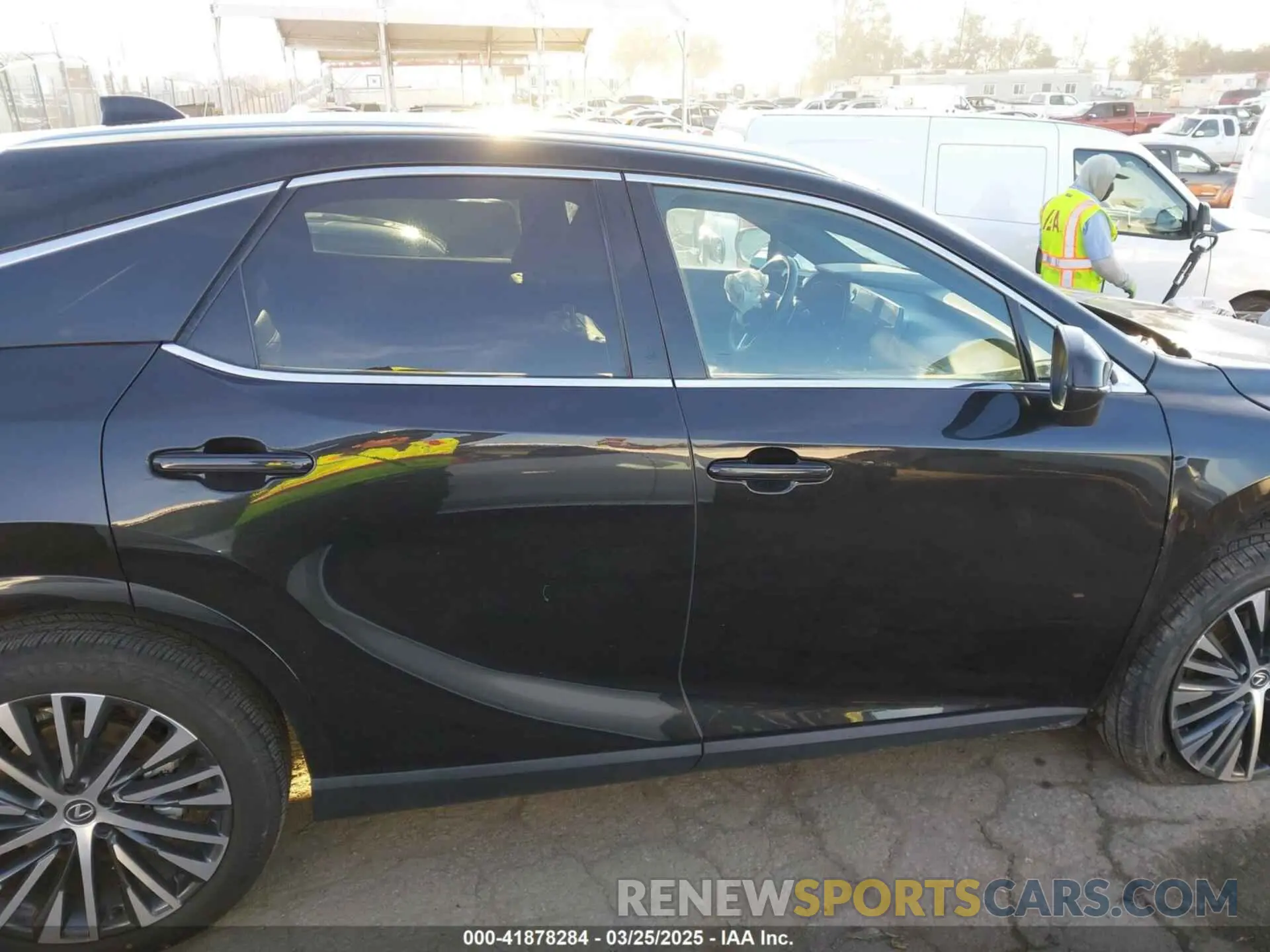 13 fotografías del automóvil dañado 2T2BAMBA5PC007041 LEXUS RX 350 2023