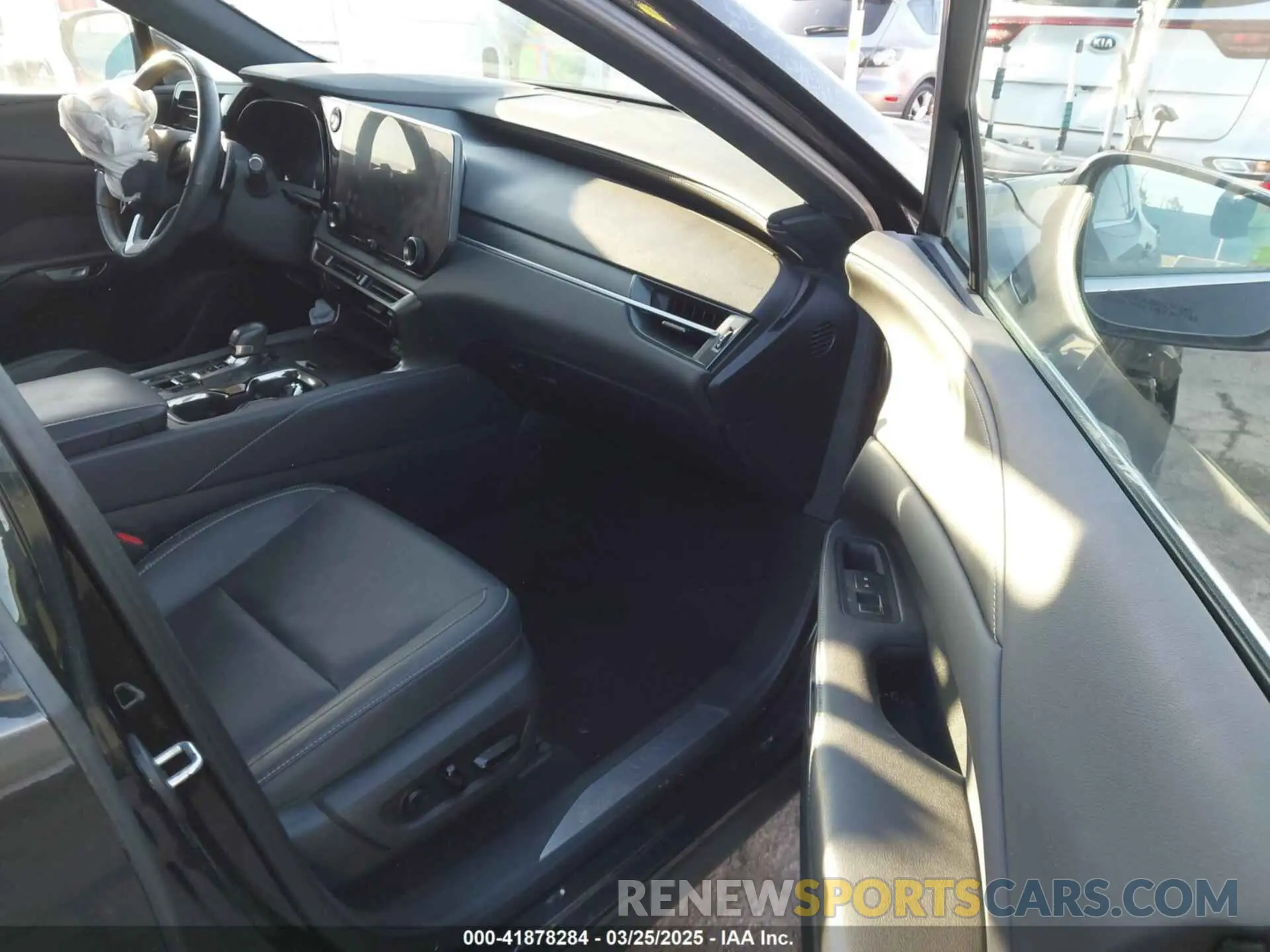 5 fotografías del automóvil dañado 2T2BAMBA5PC007041 LEXUS RX 350 2023