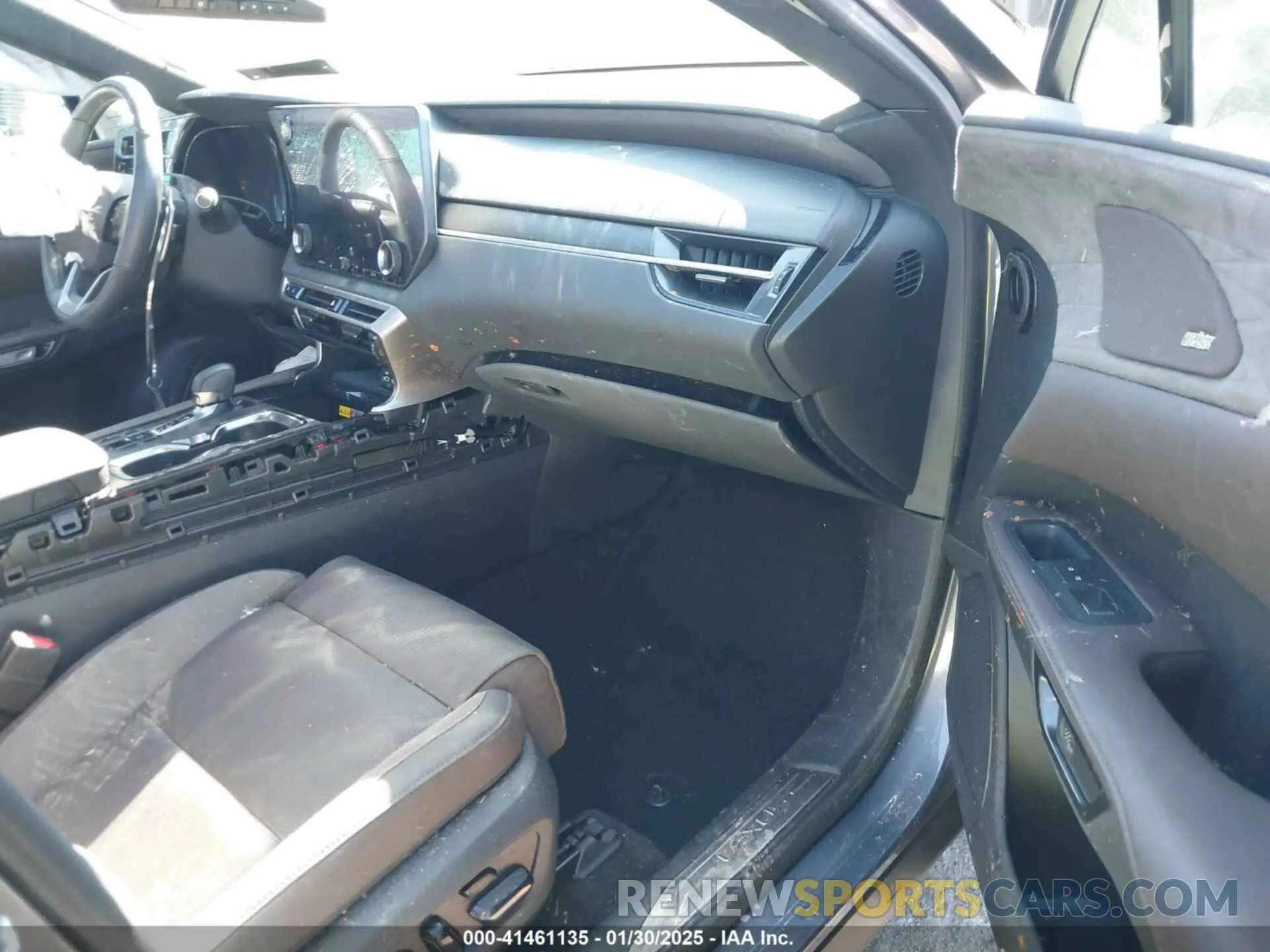 5 fotografías del automóvil dañado 2T2BAMBA5PC021439 LEXUS RX 350 2023