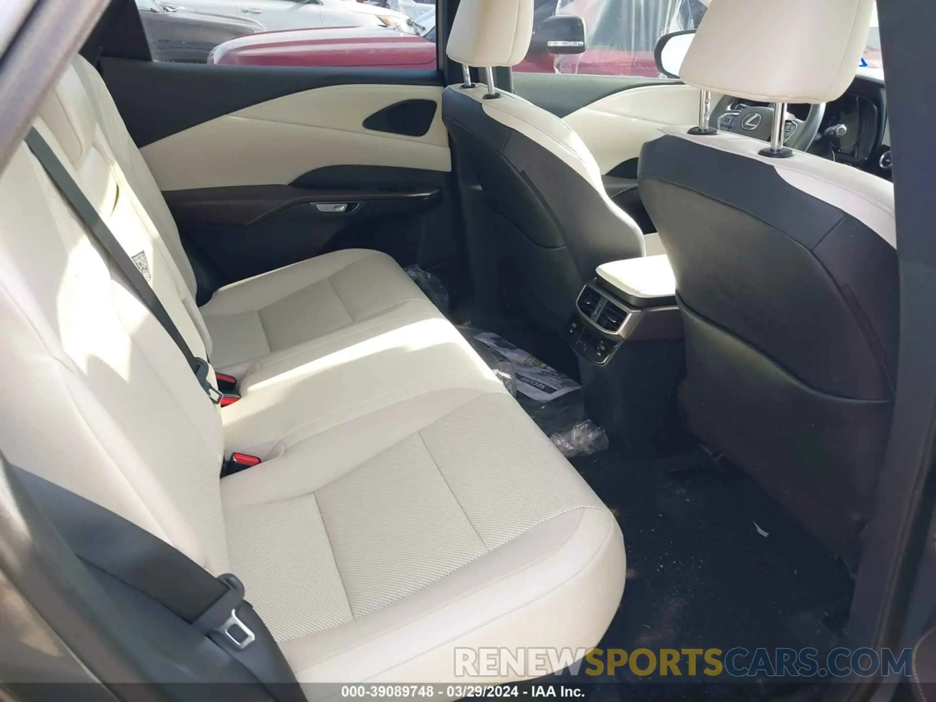 8 fotografías del automóvil dañado 2T2BAMBA6PC004066 LEXUS RX 350 2023