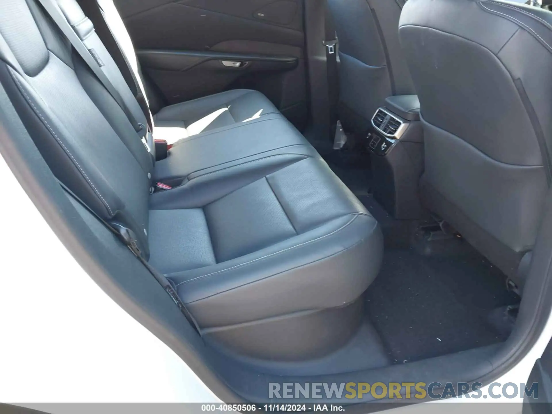 8 fotografías del automóvil dañado 2T2BAMBA7PC007963 LEXUS RX 350 2023