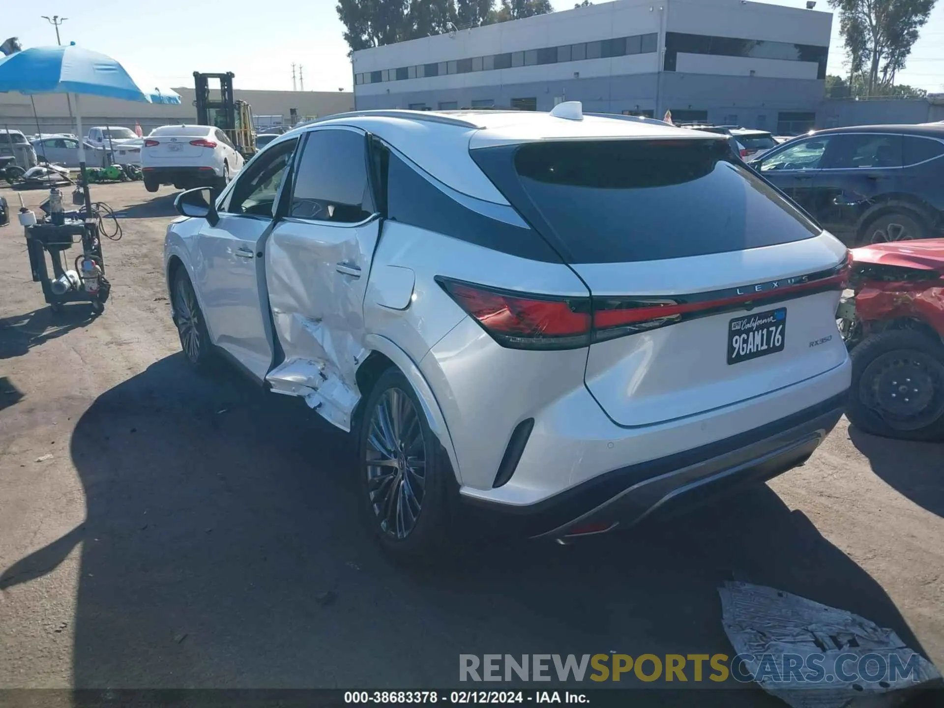 3 fotografías del automóvil dañado 2T2BAMBA7PC008952 LEXUS RX 350 2023