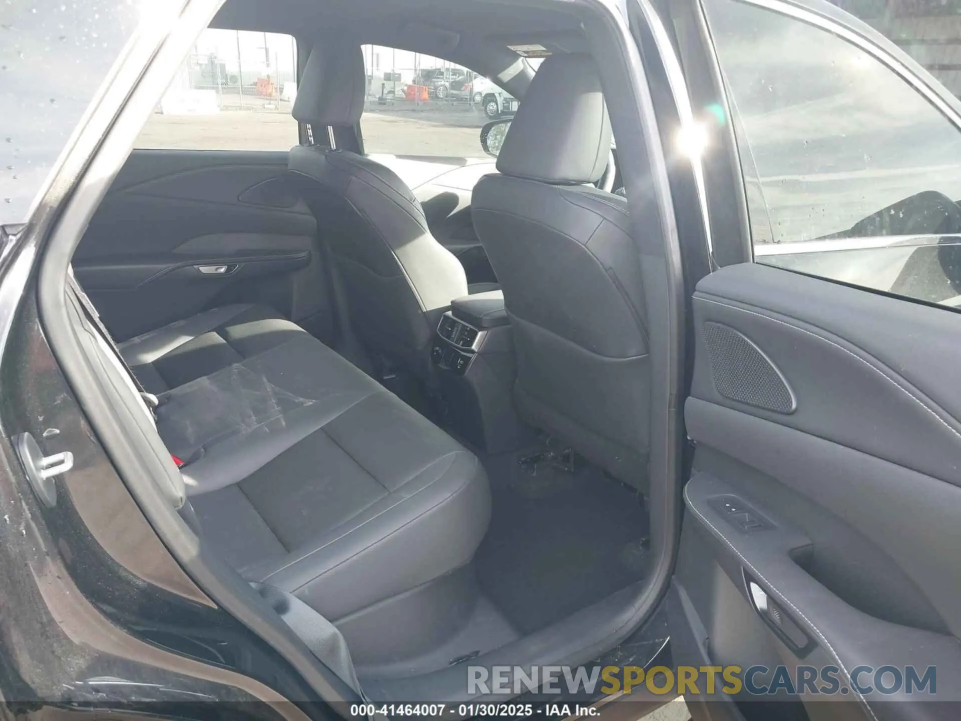8 fotografías del automóvil dañado 2T2BAMBA8PC021208 LEXUS RX 350 2023