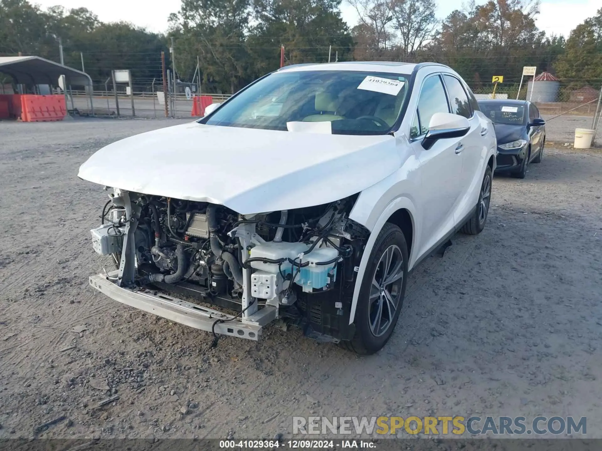 2 fotografías del automóvil dañado 2T2BAMBA9PC016602 LEXUS RX 350 2023