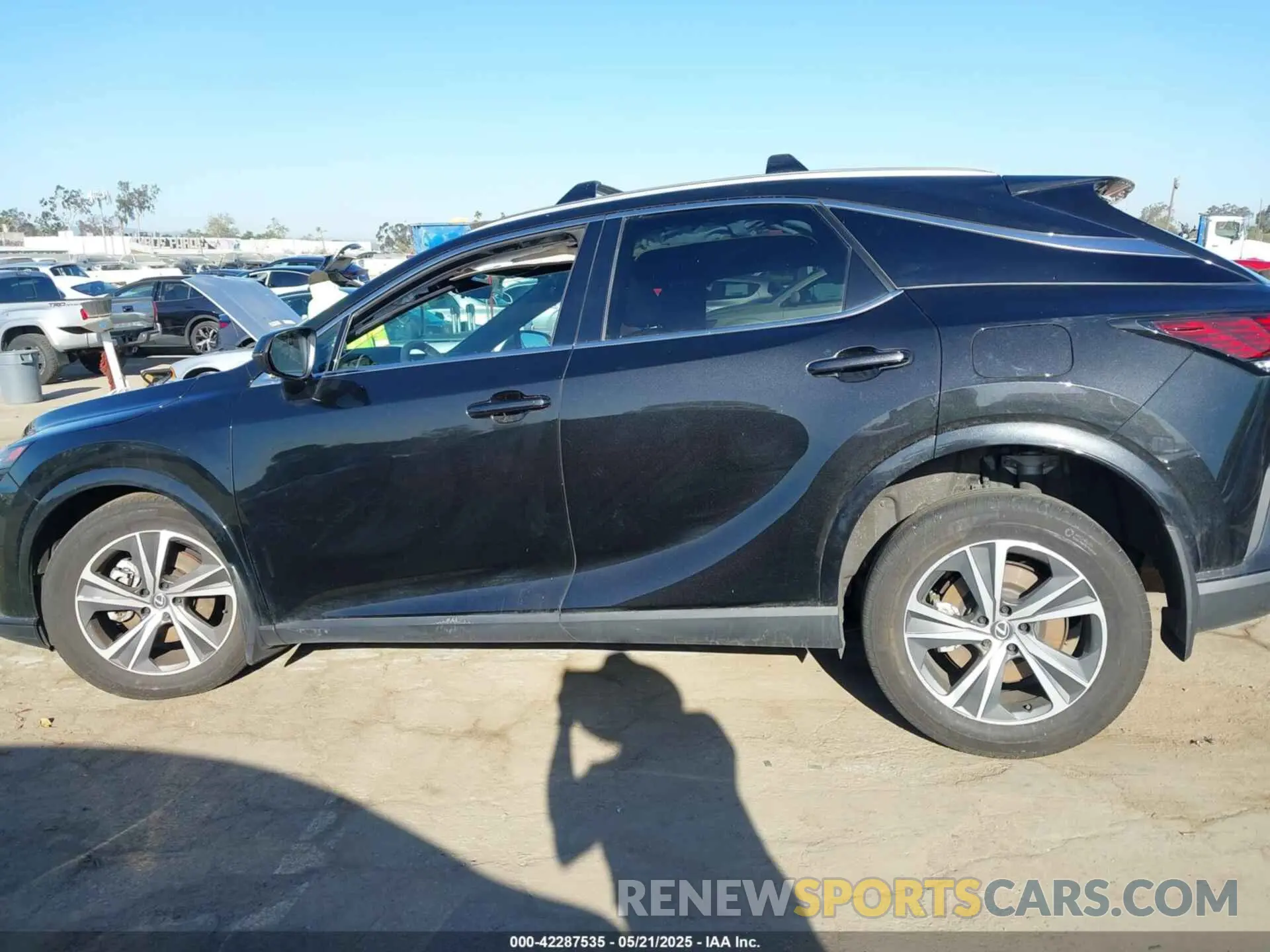 13 fotografías del automóvil dañado 2T2BAMBAXPC005107 LEXUS RX 350 2023