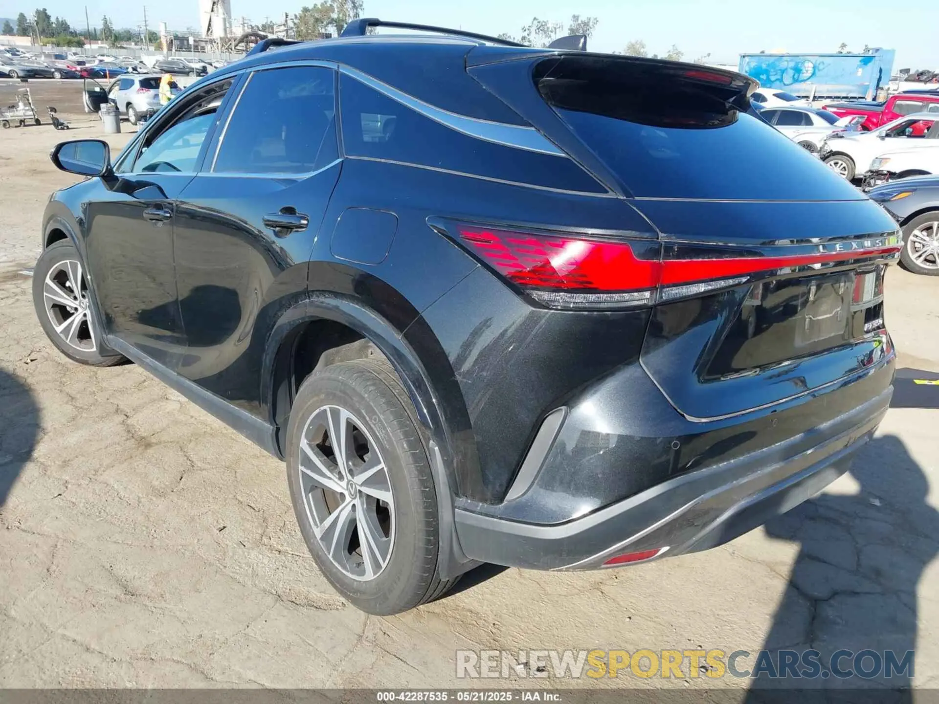 3 fotografías del automóvil dañado 2T2BAMBAXPC005107 LEXUS RX 350 2023
