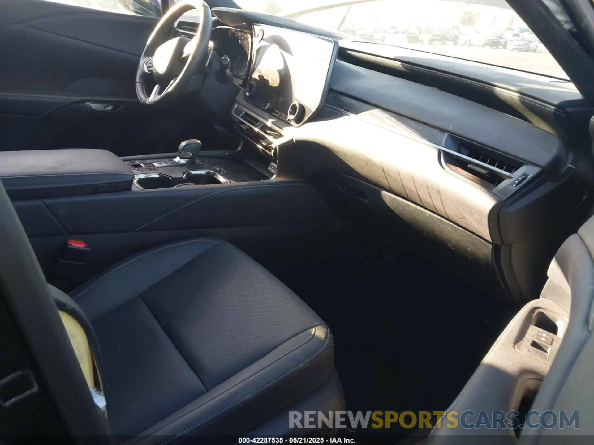 5 fotografías del automóvil dañado 2T2BAMBAXPC005107 LEXUS RX 350 2023