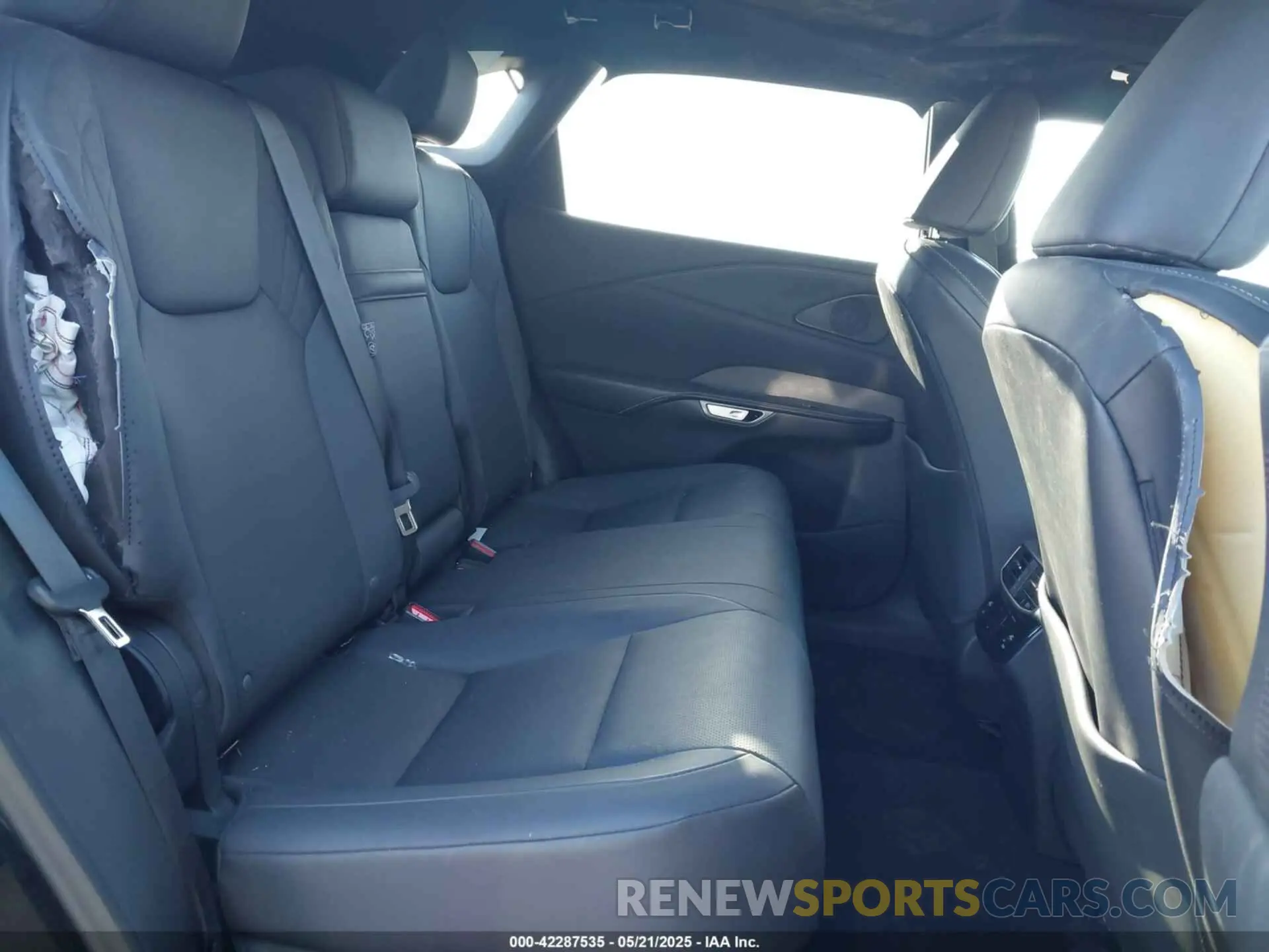 8 fotografías del automóvil dañado 2T2BAMBAXPC005107 LEXUS RX 350 2023