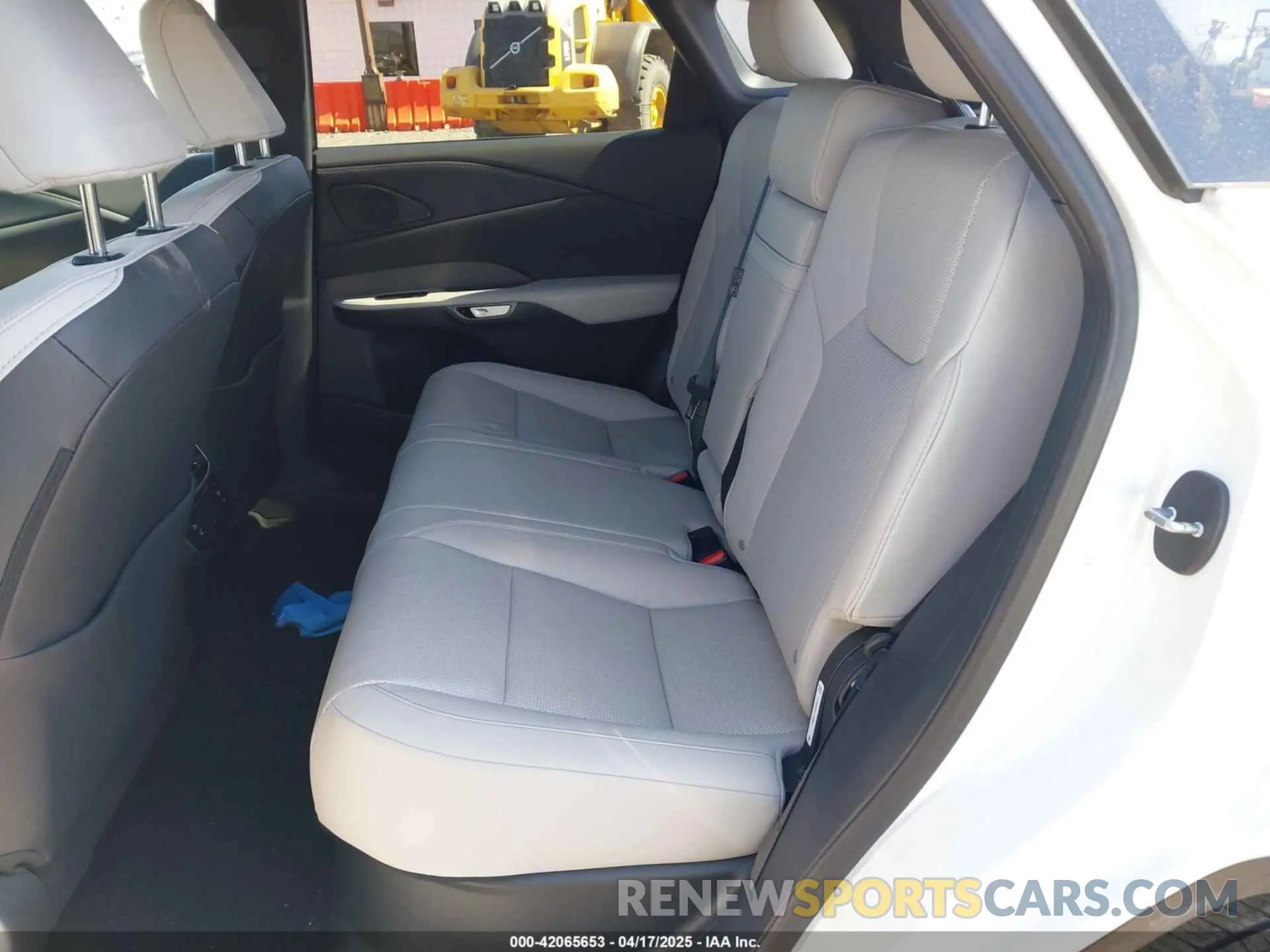 7 fotografías del automóvil dañado 2T2BAMCA5PC011069 LEXUS RX 350 2023