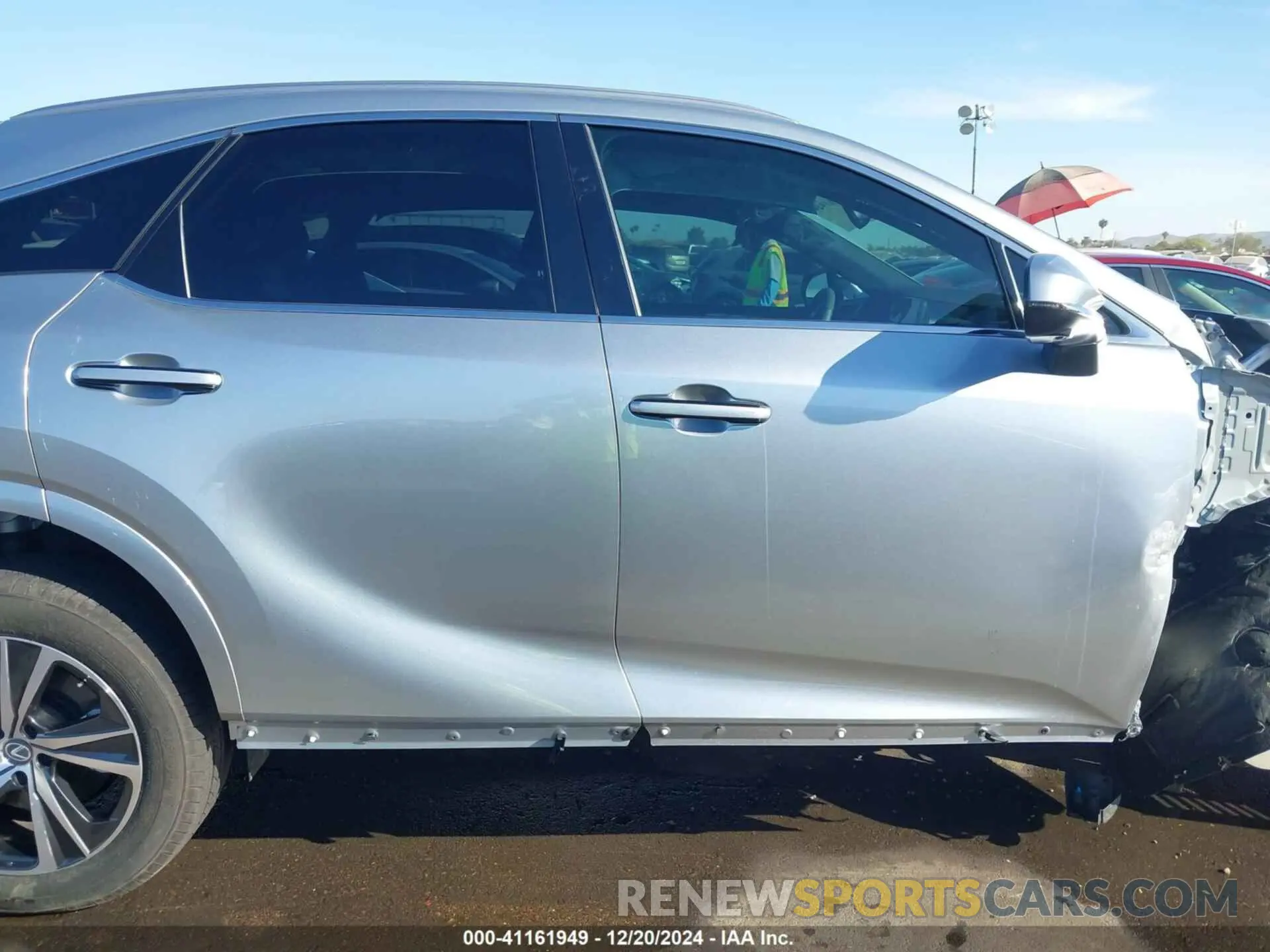 14 fotografías del automóvil dañado 2T2BAMCA8PC037486 LEXUS RX 350 2023