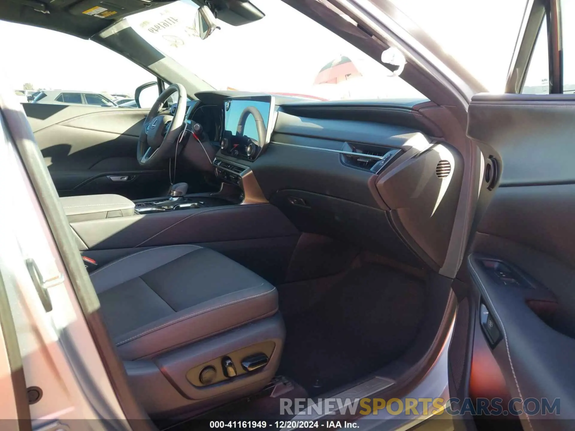5 fotografías del automóvil dañado 2T2BAMCA8PC037486 LEXUS RX 350 2023