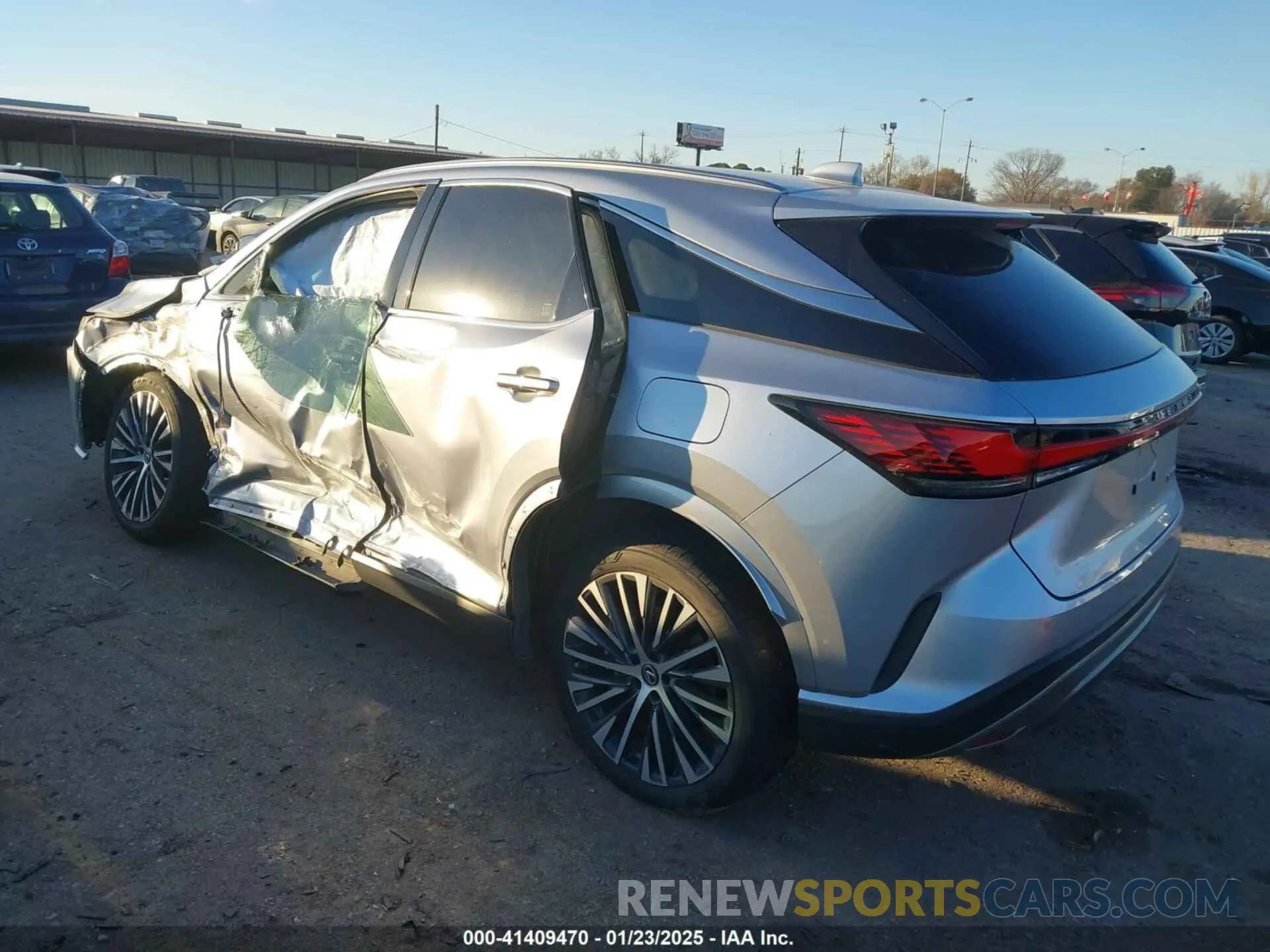3 fotografías del automóvil dañado JTJCHMAA1P2000203 LEXUS RX 350 2023