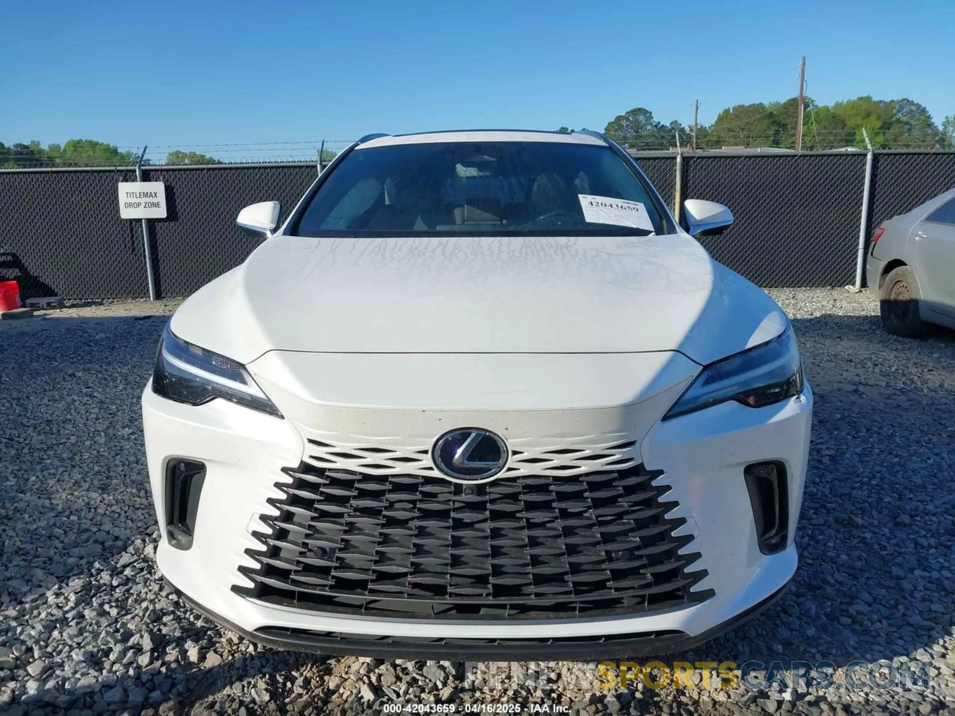 12 fotografías del automóvil dañado JTJCHMAA7P2002716 LEXUS RX 350 2023