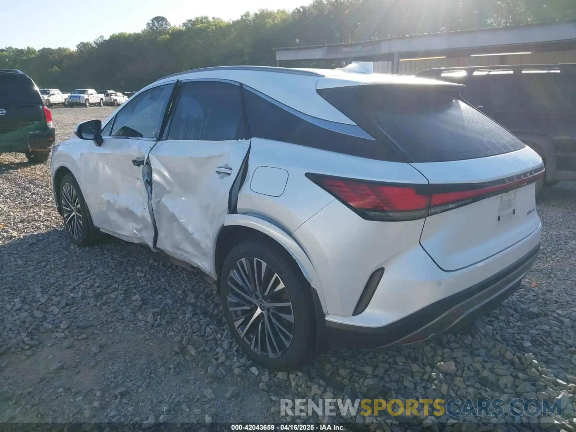 3 fotografías del automóvil dañado JTJCHMAA7P2002716 LEXUS RX 350 2023