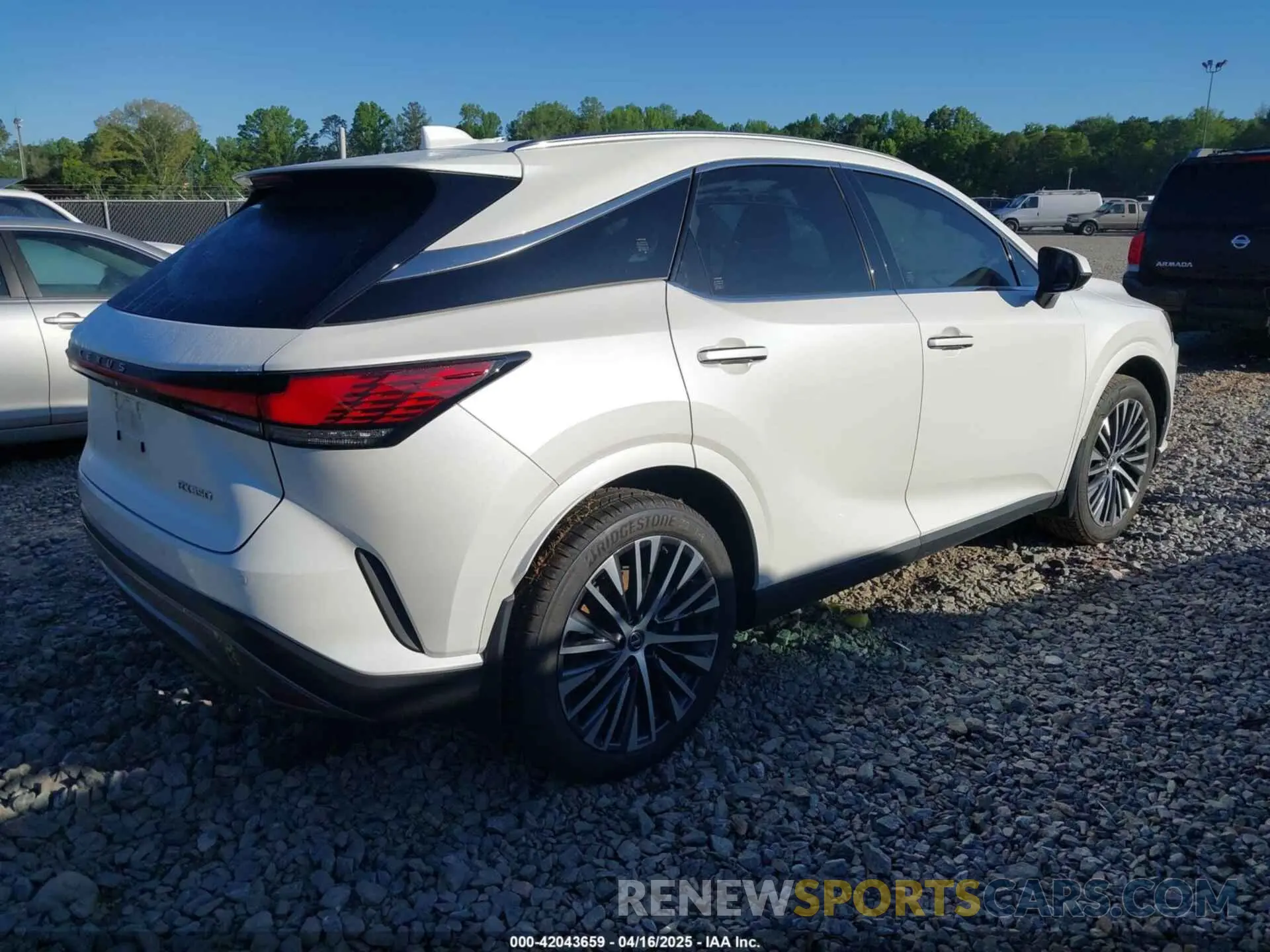 4 fotografías del automóvil dañado JTJCHMAA7P2002716 LEXUS RX 350 2023