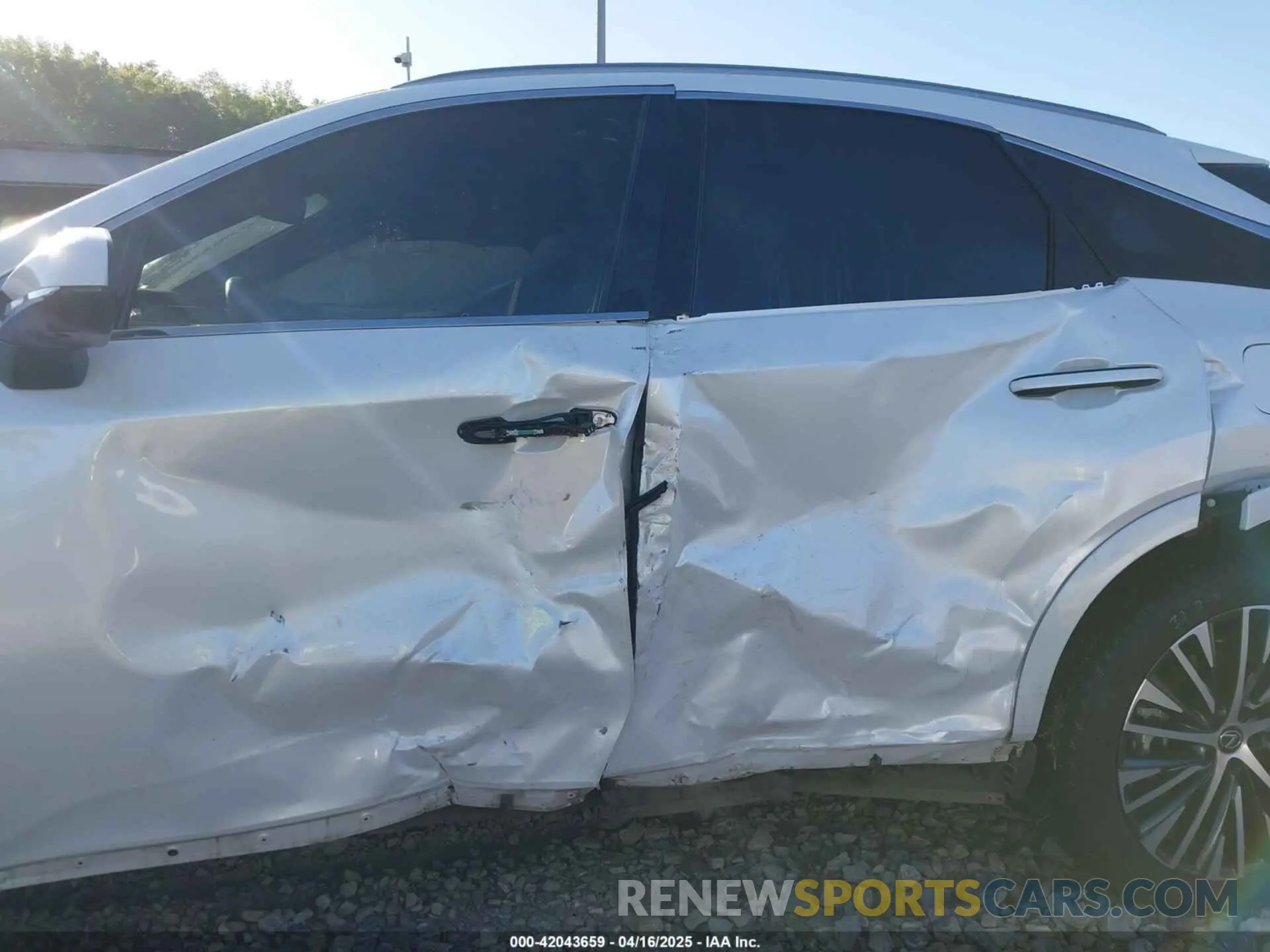 6 fotografías del automóvil dañado JTJCHMAA7P2002716 LEXUS RX 350 2023