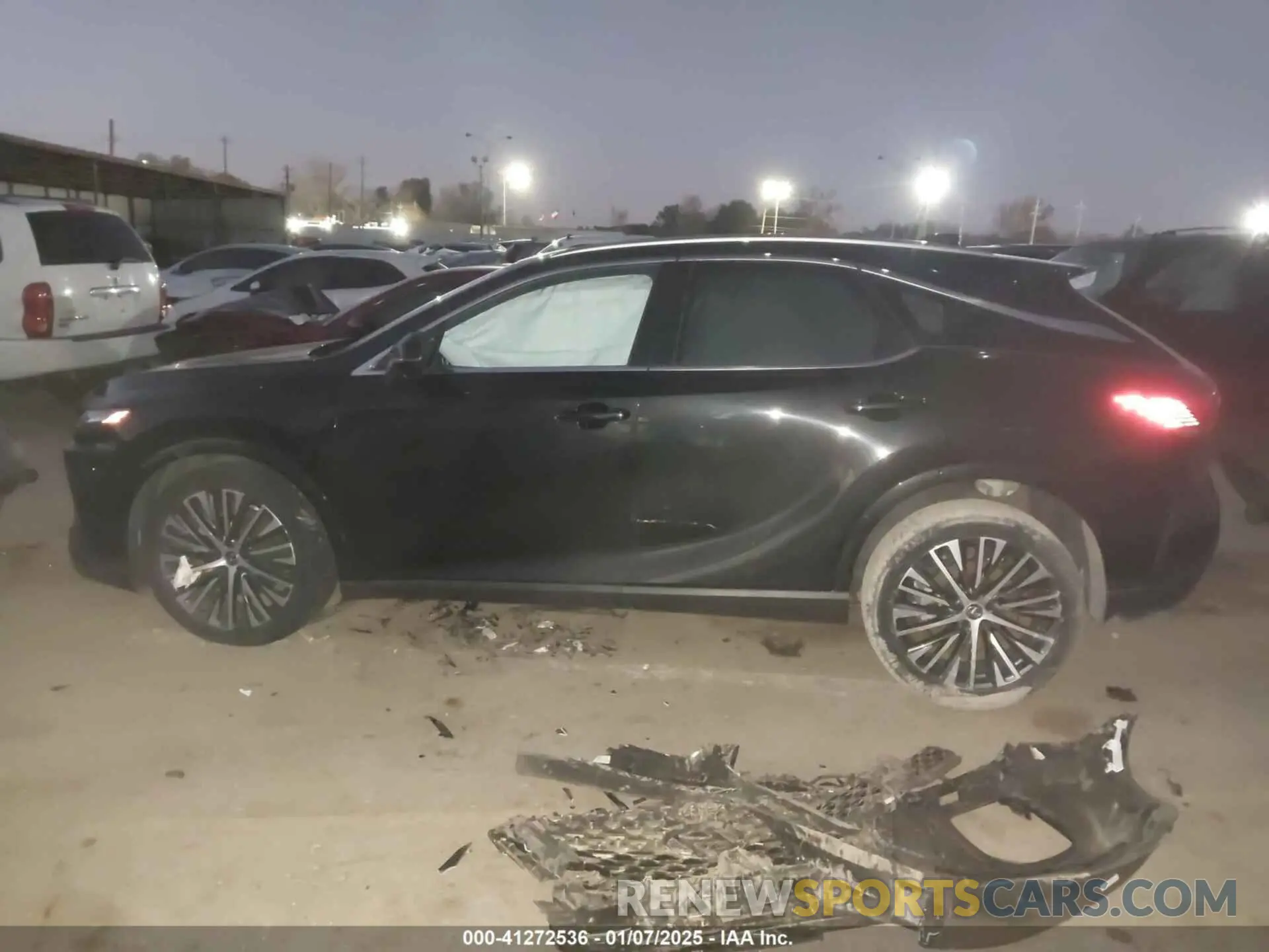 14 fotografías del automóvil dañado JTJCHMAA9P2002460 LEXUS RX 350 2023