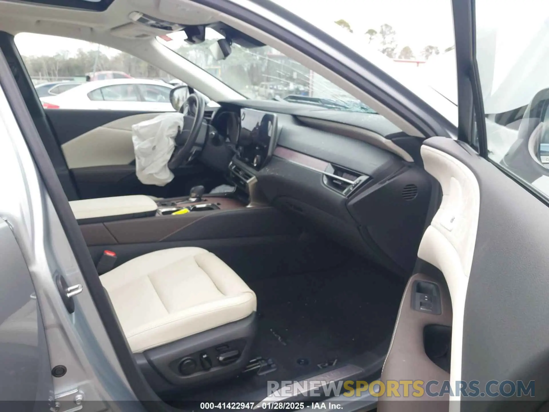5 fotografías del automóvil dañado 2T2BAMBA2RC032577 LEXUS RX 350 2024