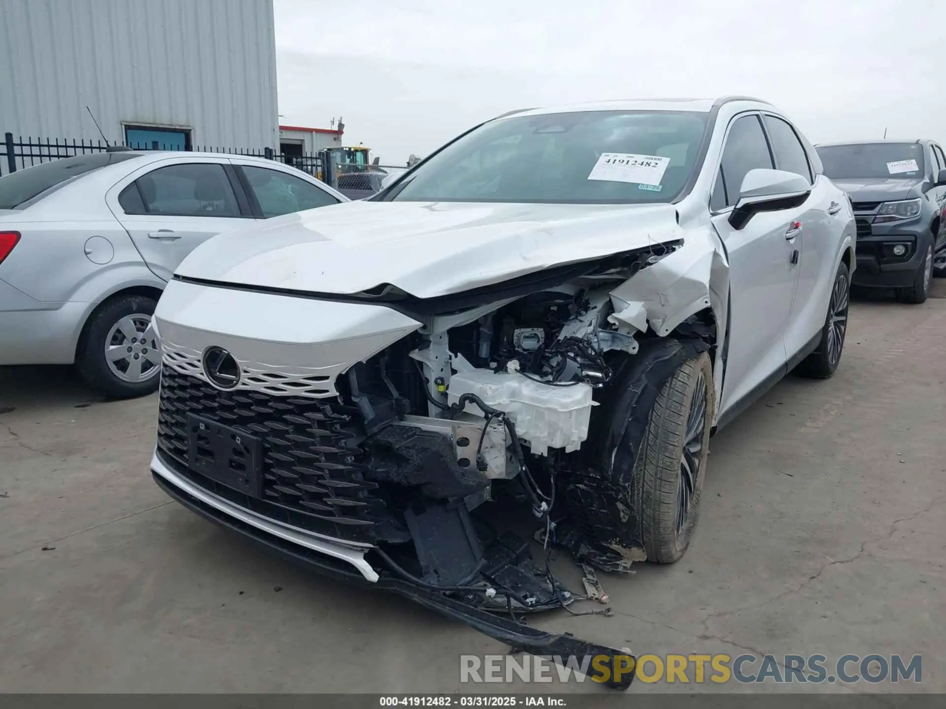 2 fotografías del automóvil dañado 2T2BAMBA3RC036220 LEXUS RX 350 2024
