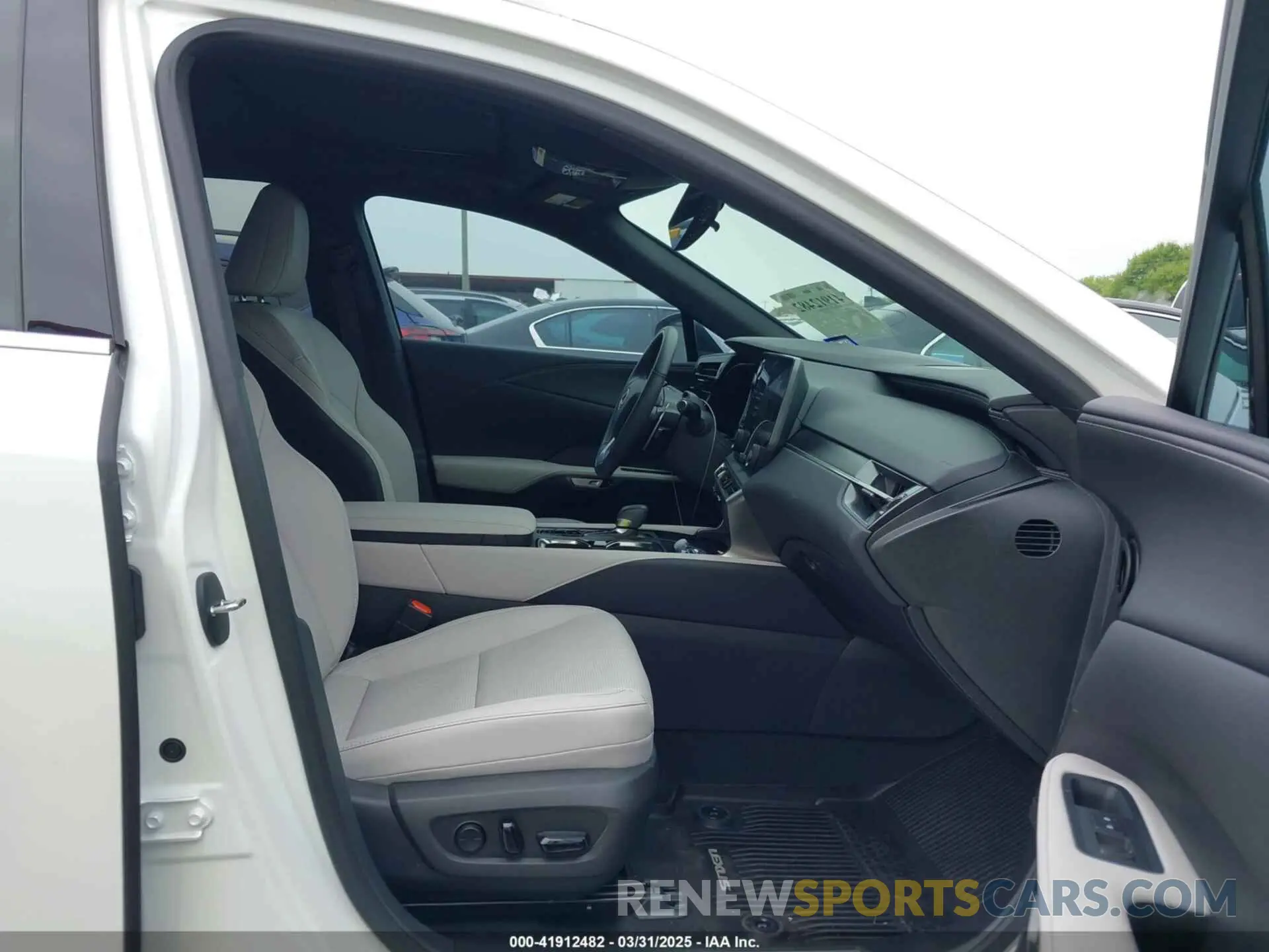 5 fotografías del automóvil dañado 2T2BAMBA3RC036220 LEXUS RX 350 2024