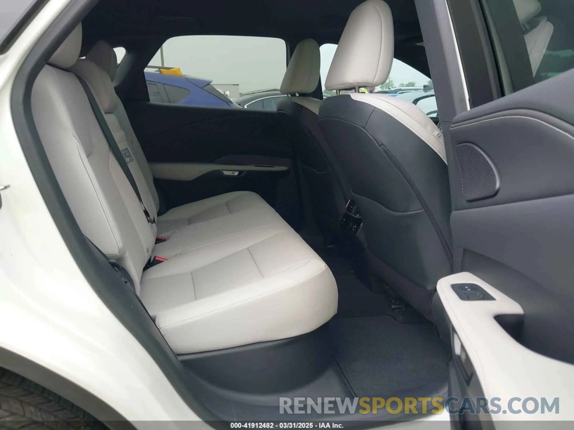 8 fotografías del automóvil dañado 2T2BAMBA3RC036220 LEXUS RX 350 2024