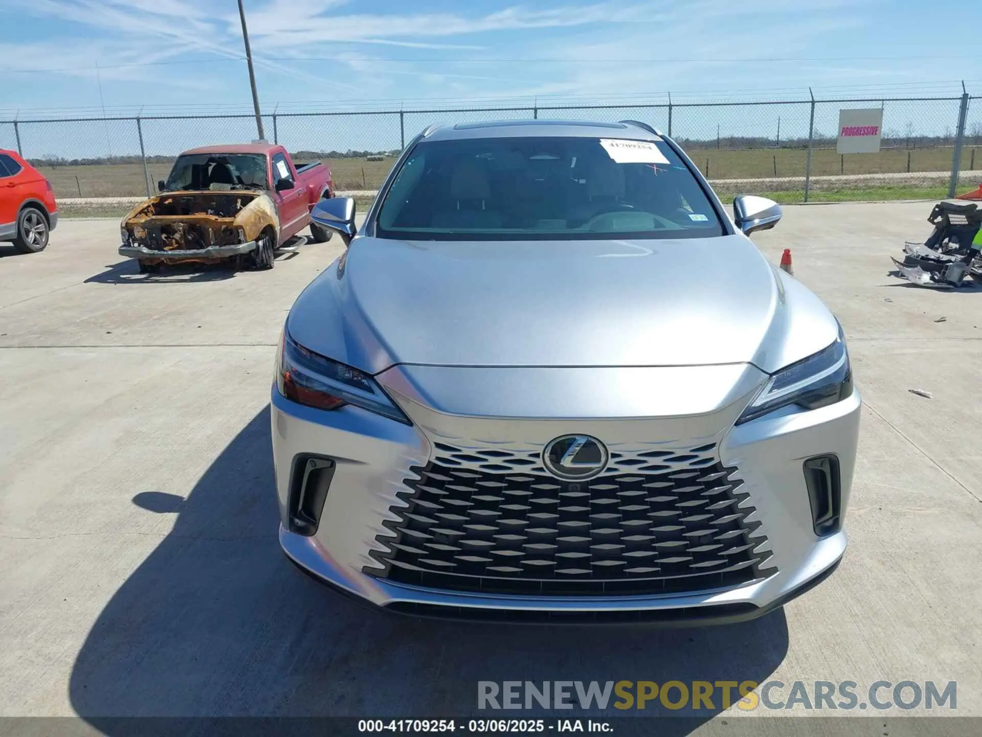 12 fotografías del automóvil dañado 2T2BAMBA5RC029138 LEXUS RX 350 2024
