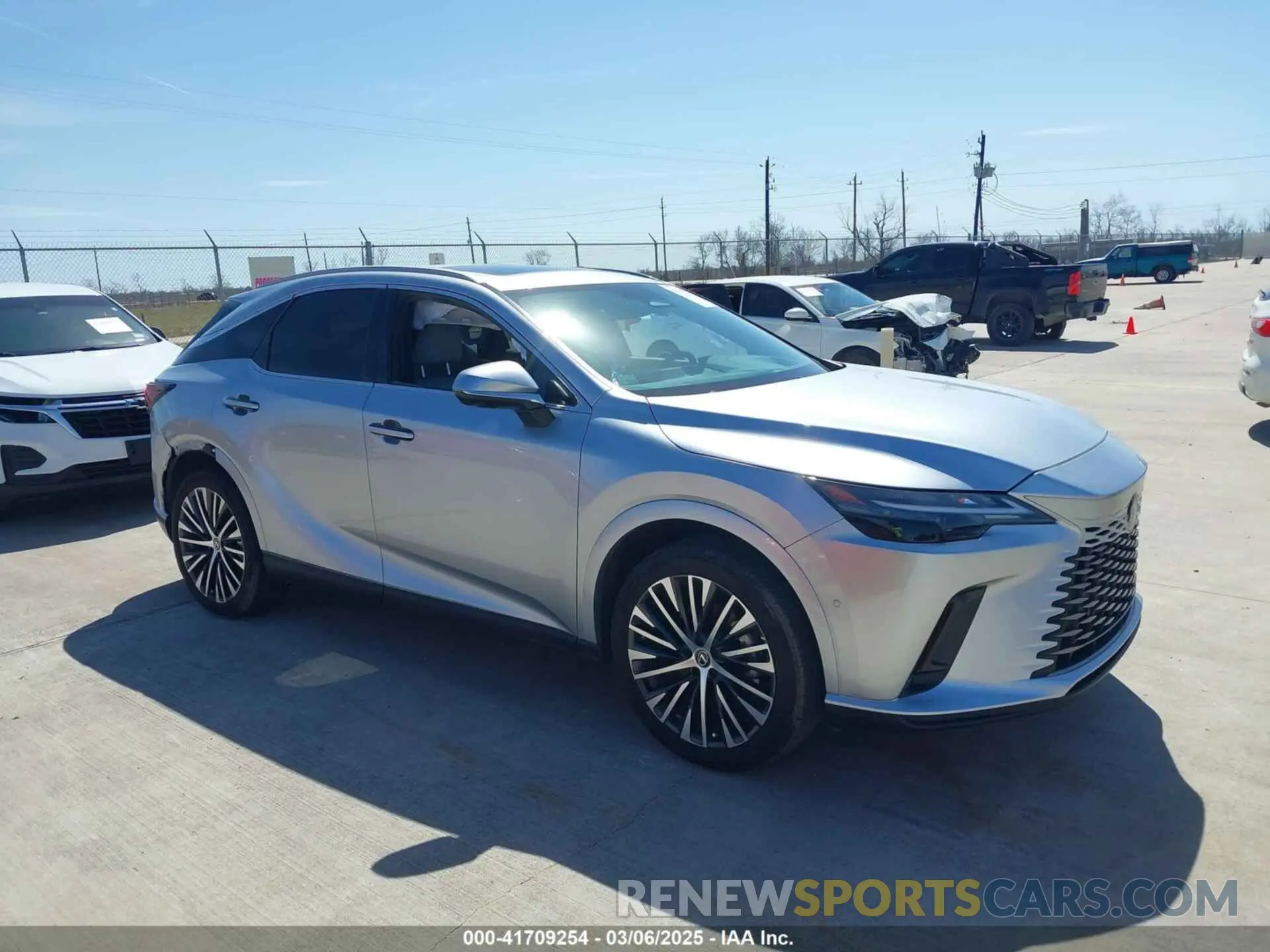 13 fotografías del automóvil dañado 2T2BAMBA5RC029138 LEXUS RX 350 2024